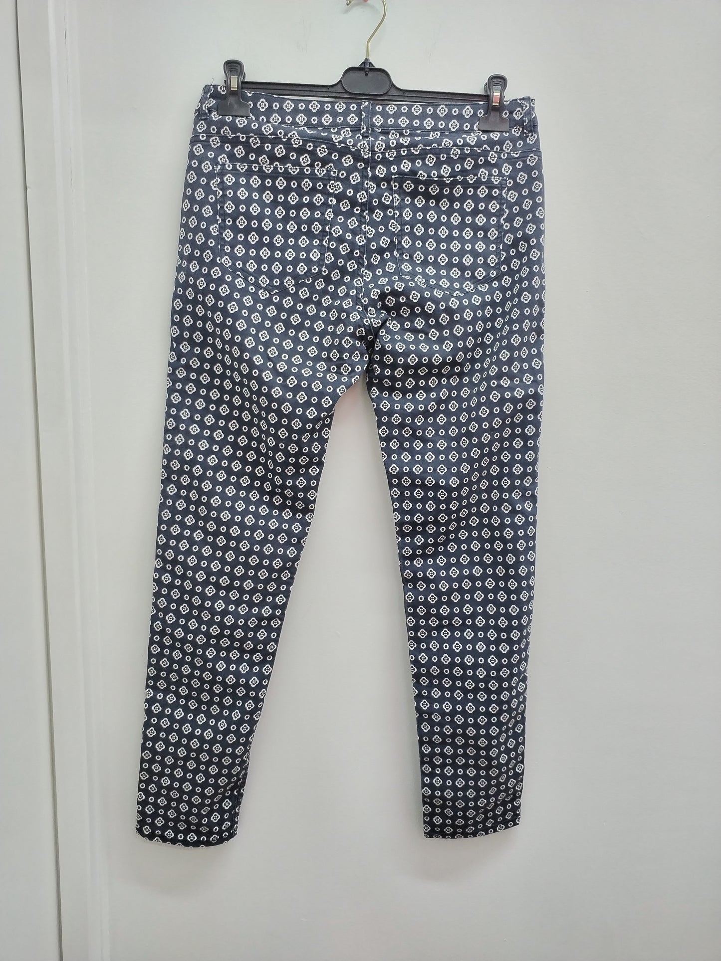Pantalon H&M marine avec motifs Taille 42