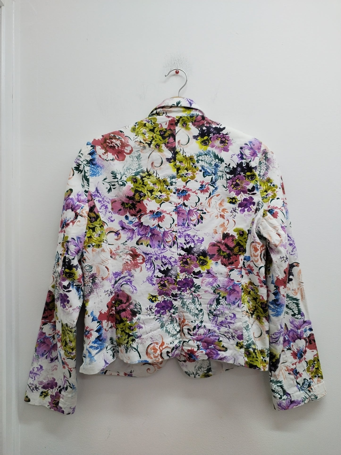 Veste Kiabi blanche fleurie Taille 40