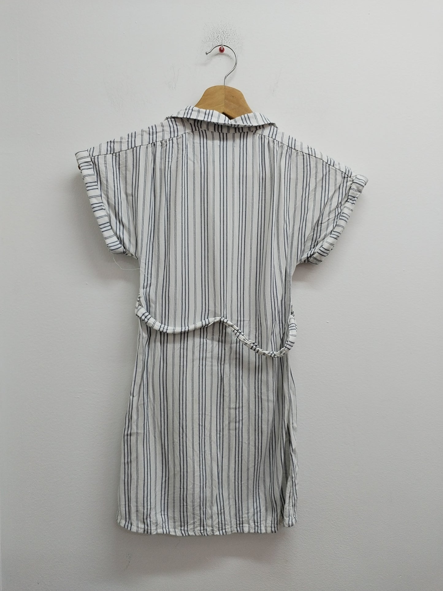 Robe manches courtes Kiabi blanche rayée Taille 6 Ans