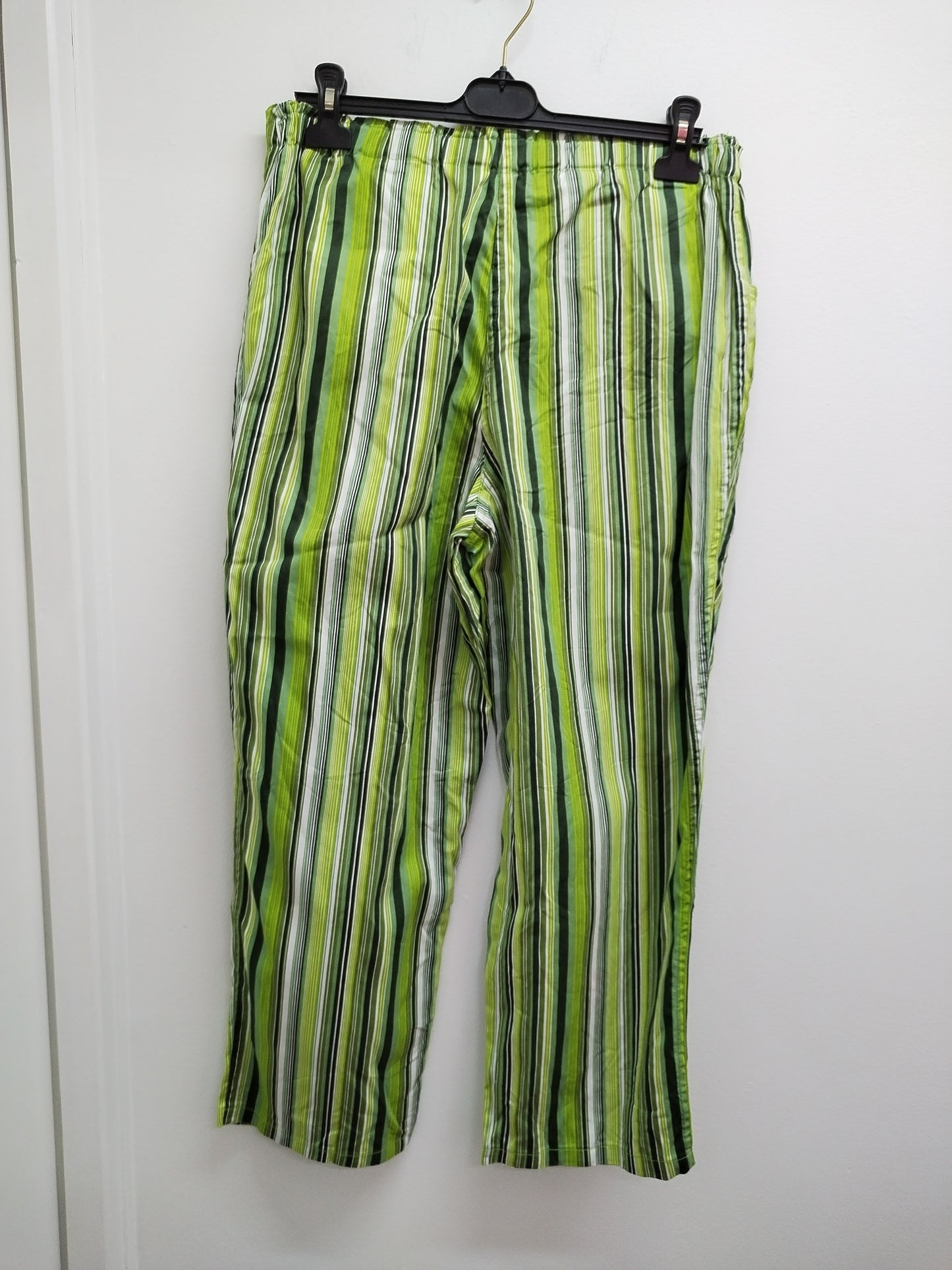 Pantalon Charmant rayé vert Taille 46