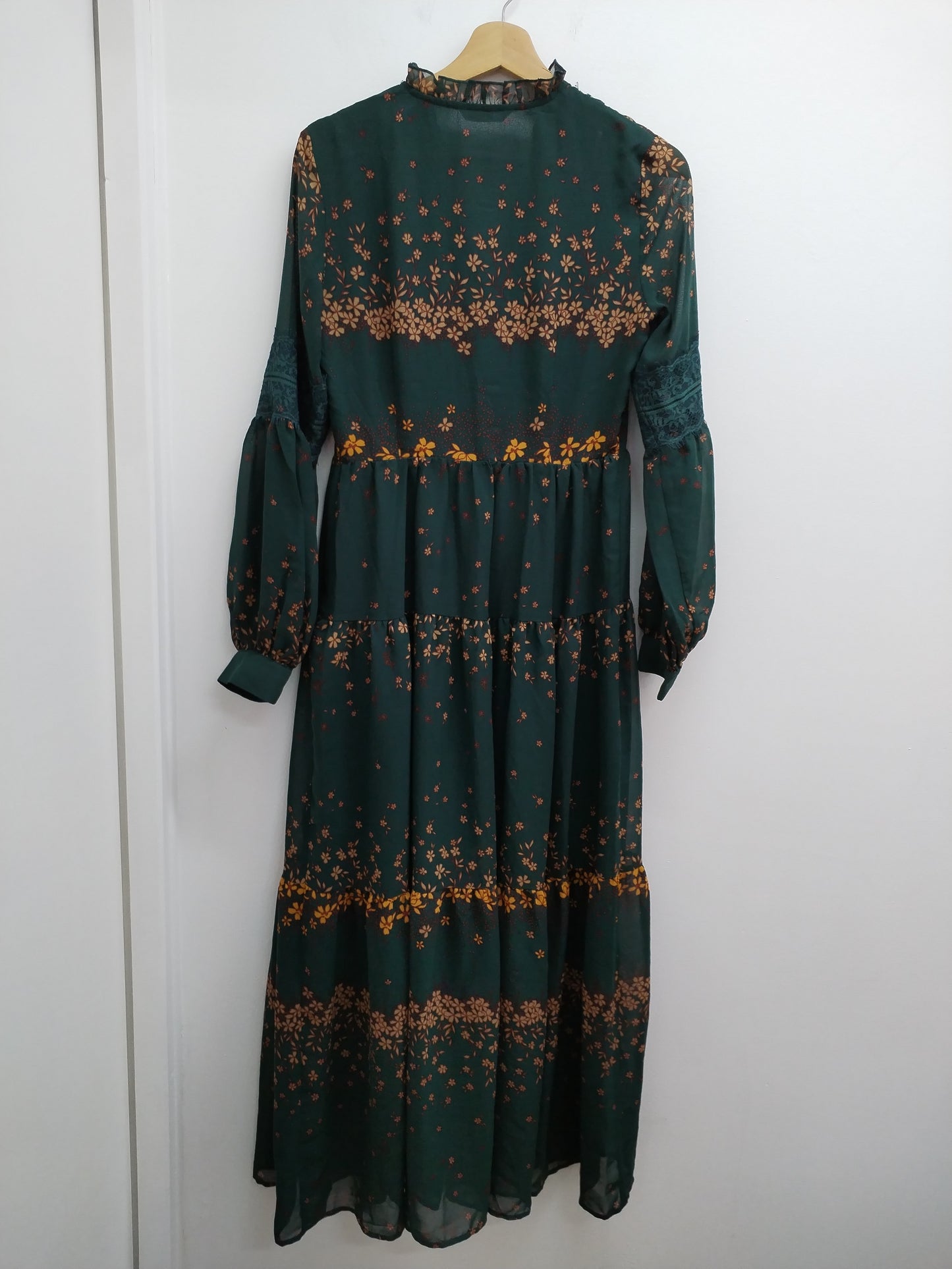 Robe longue manches longues Camaïeu verte à motifs Taille S