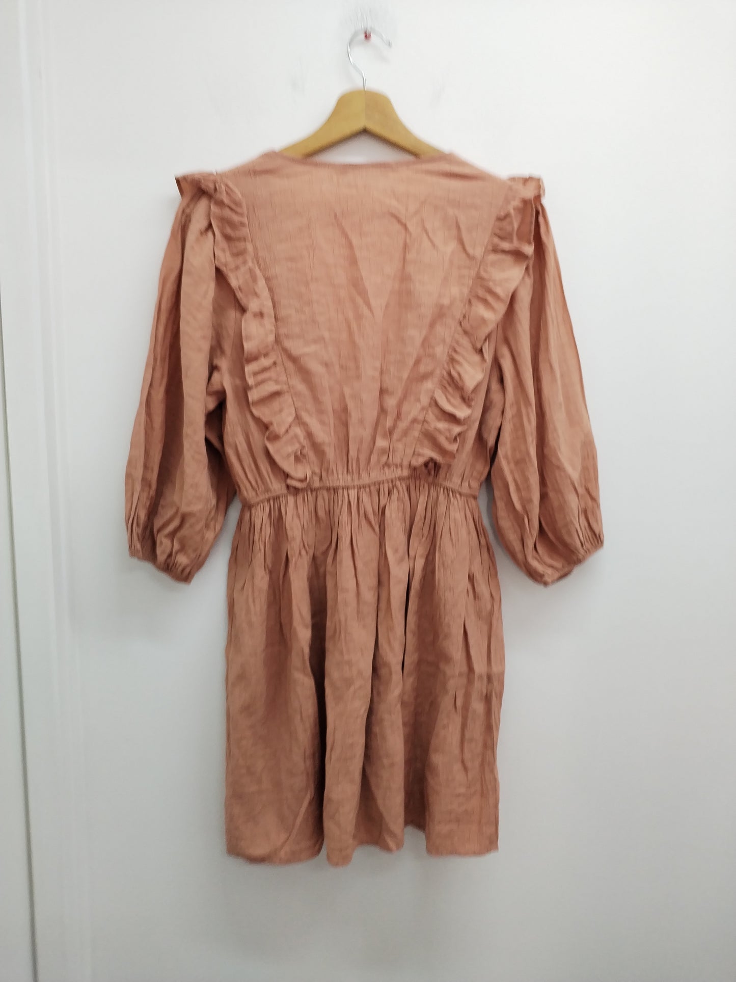 Robe manches 3/4 Zara vieux rose avec volants Taille S