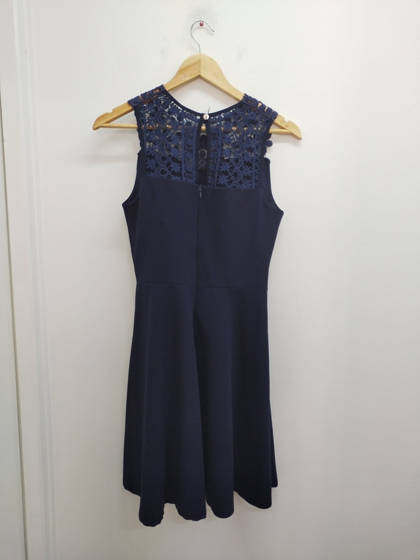Robe sans manches Tissaia bleue marine avec dentelle Taille 42