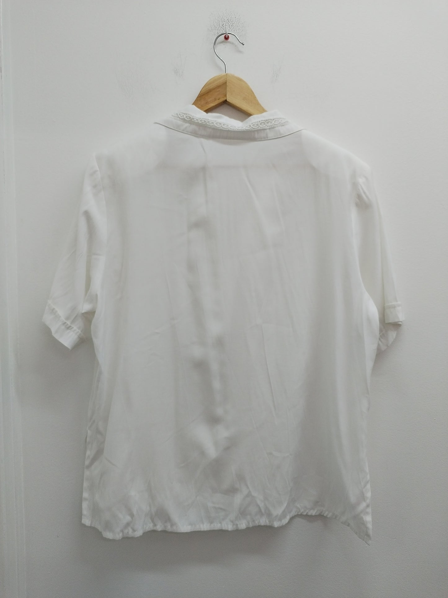 Chemise manches courtes avec dentelle blanche Taille L