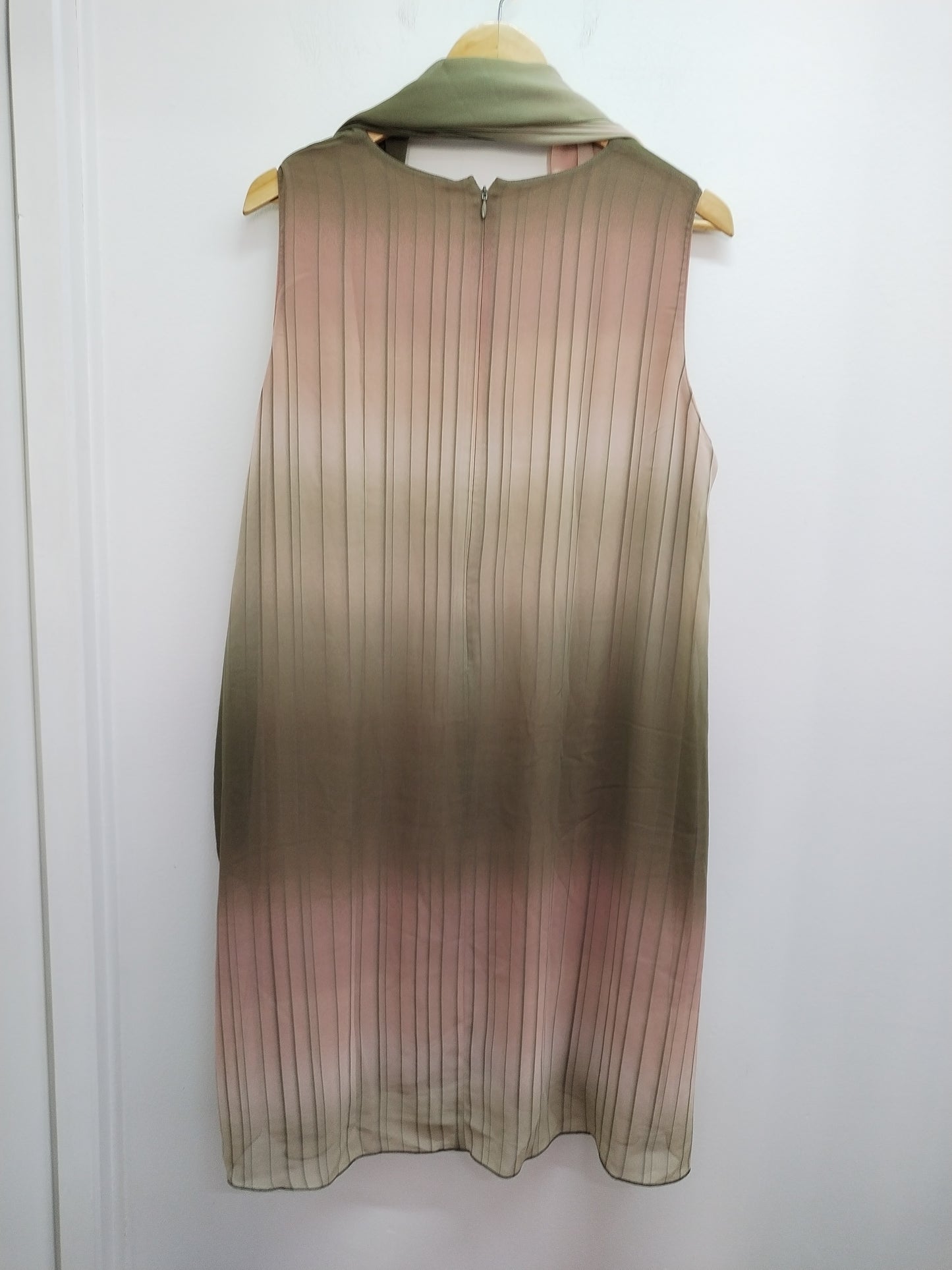 Robe manches courtes avec étole kaki et rose Taille XL