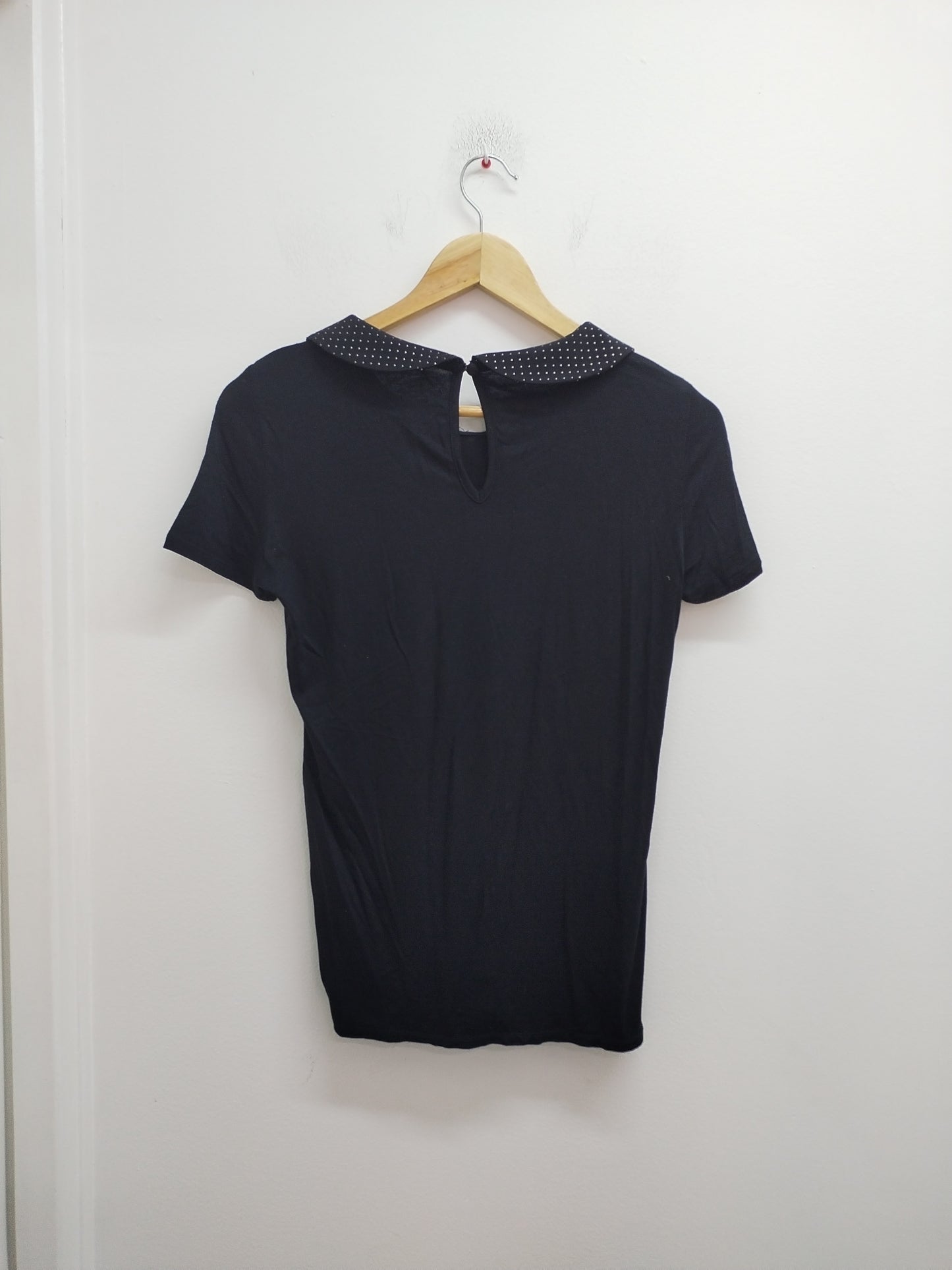 T-shirt avec col noir Taille M
