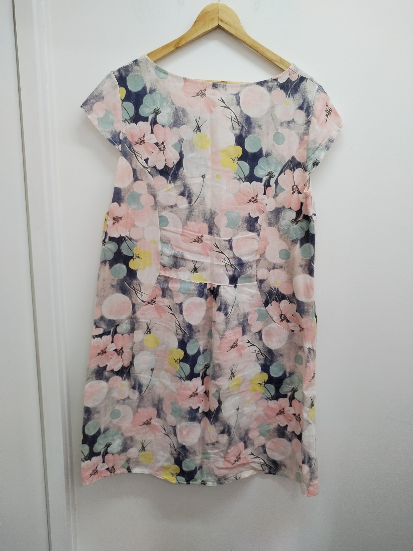 Robe manches courtes rose fleurie Taille L