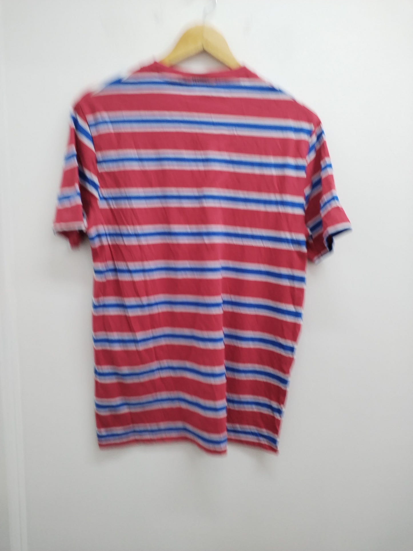 T-shirt C&A rayé rouge, blanc et bleu Taille M