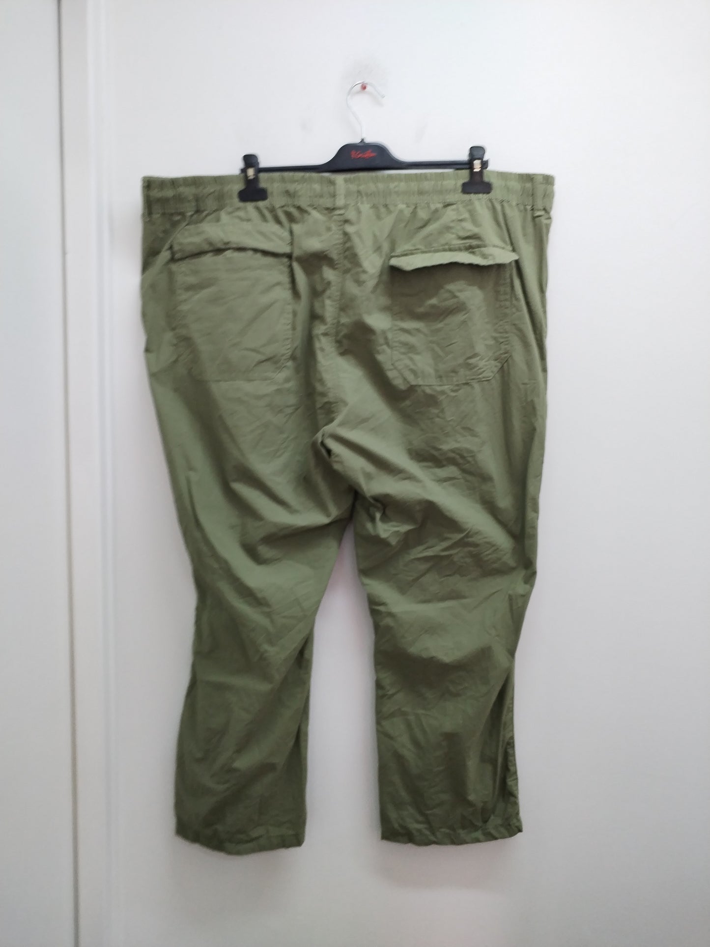 Pantalon Kiabi kaki Taille 60
