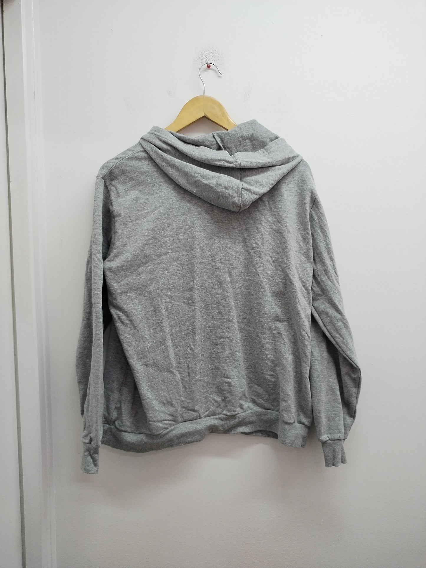 Sweat à capuche Disney gris avec impression Taille 46/48