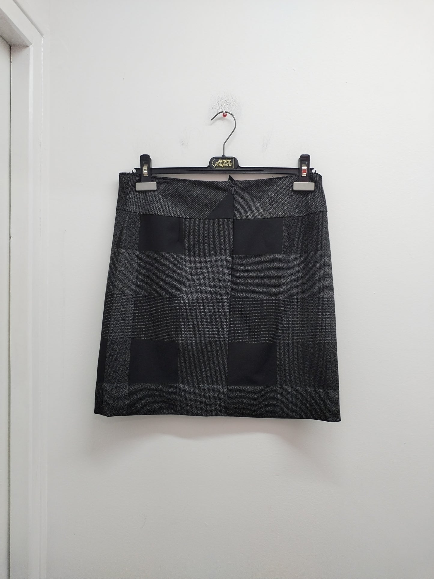 Jupe noire à motifs blanc Taille 40