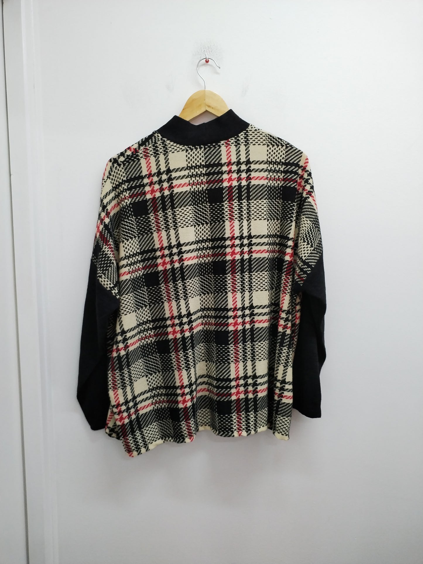 Pull fin manches 3/4 noir, beige er rouge Taille 3XL