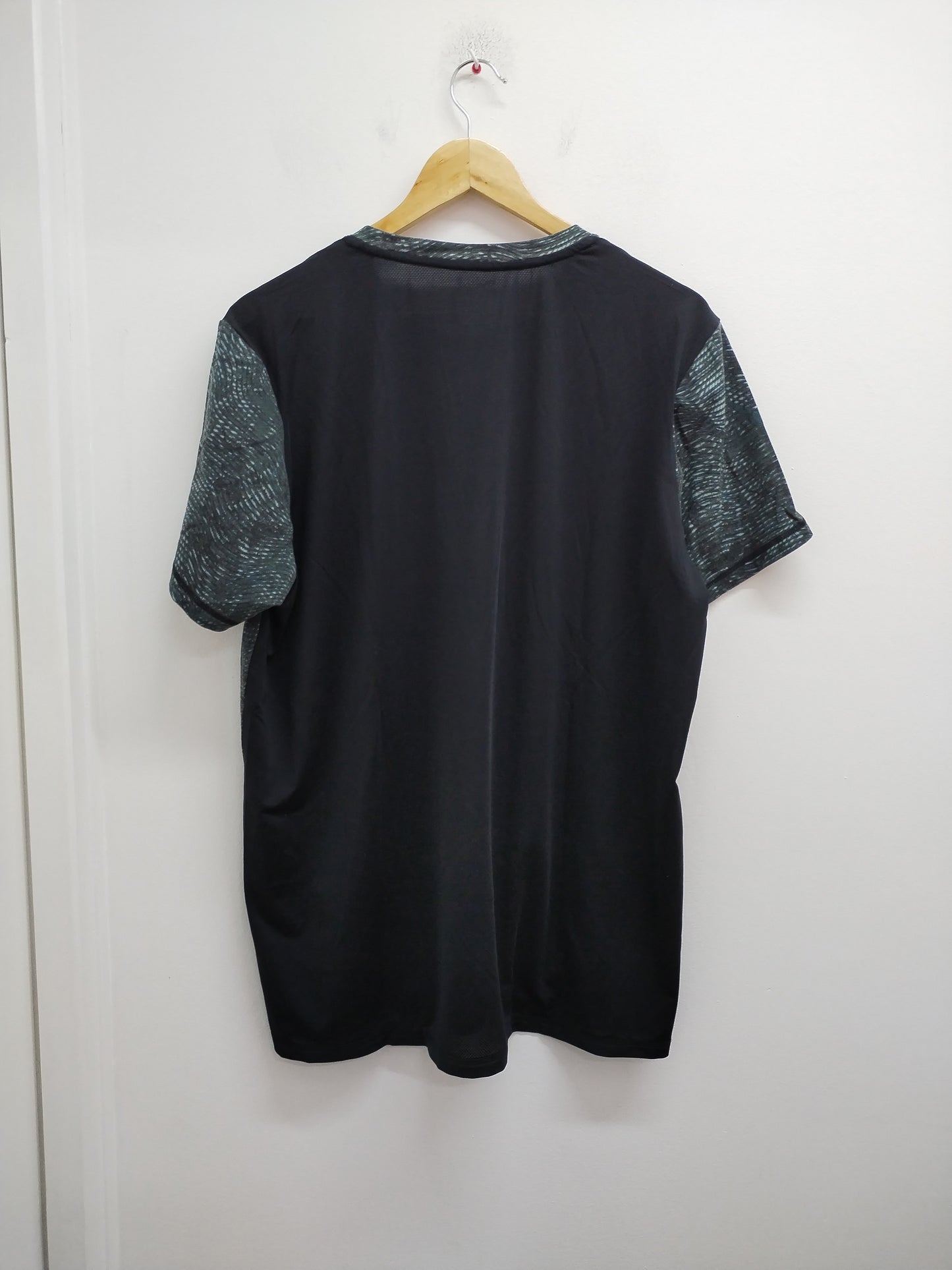 T-shirt de sport Crivit noir et imprimé Taille XL