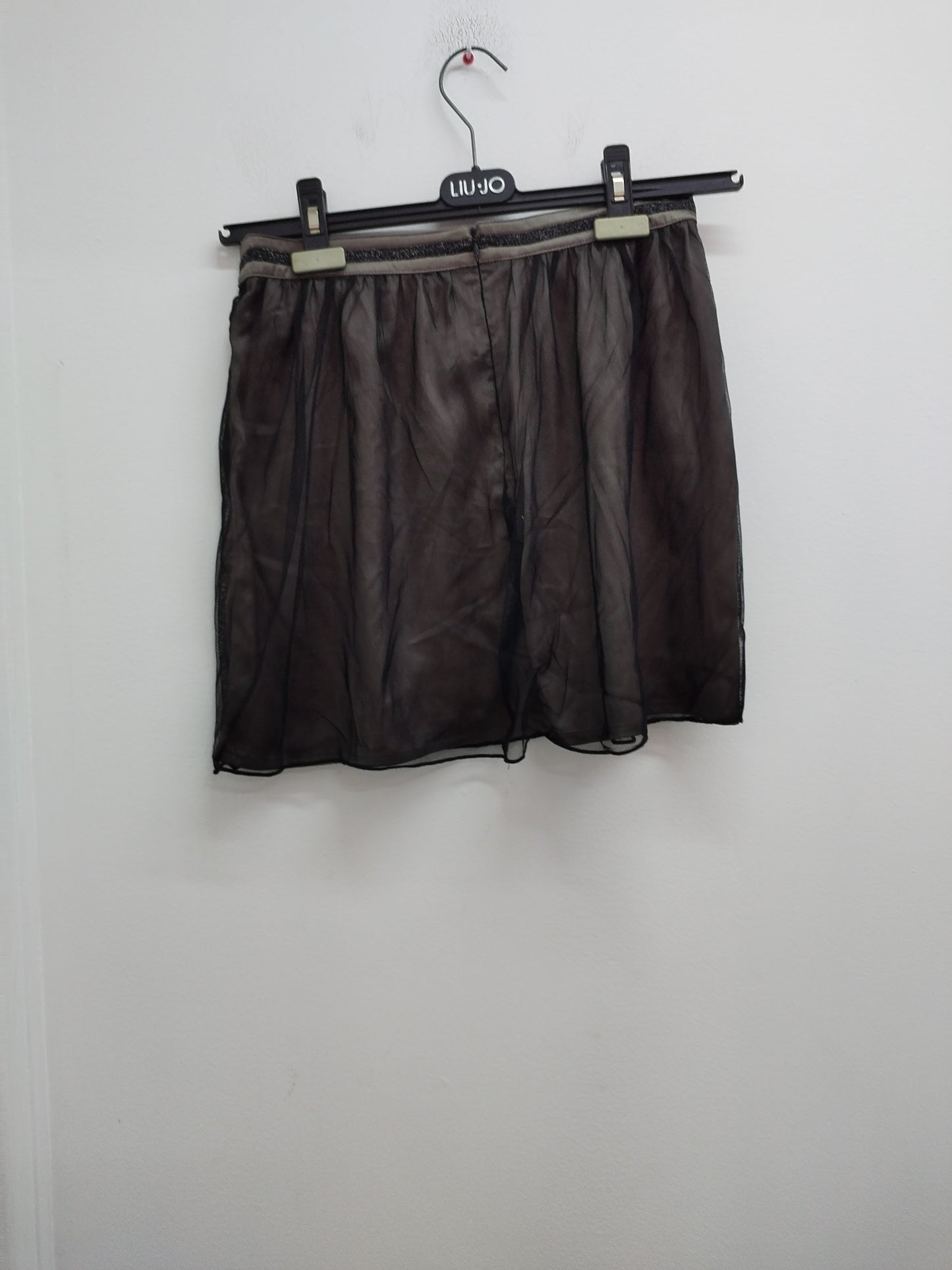 Jupe courte Bonobo taupe et noire Taille 36