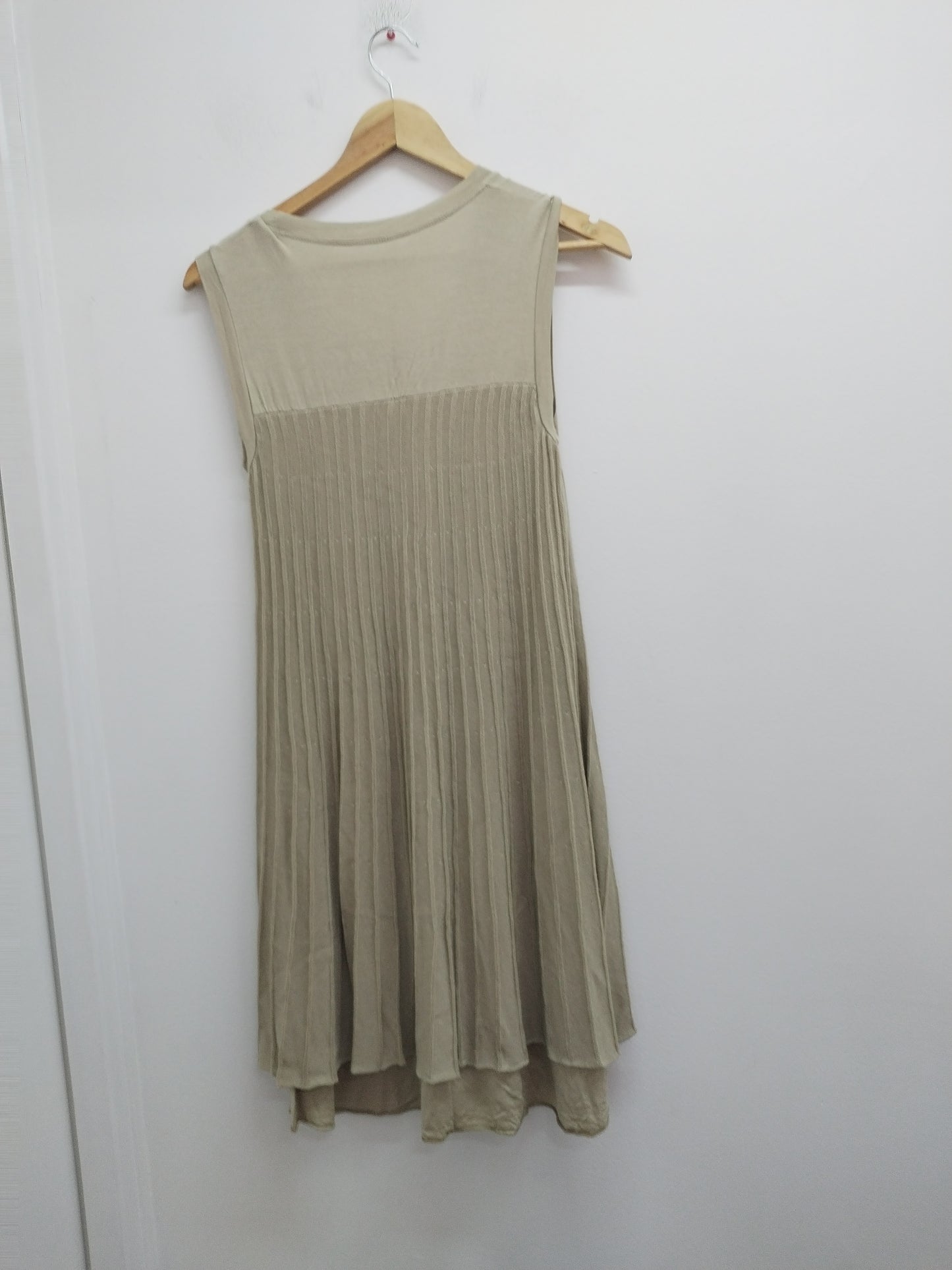 Robe sans manche La Fée beige Taille M