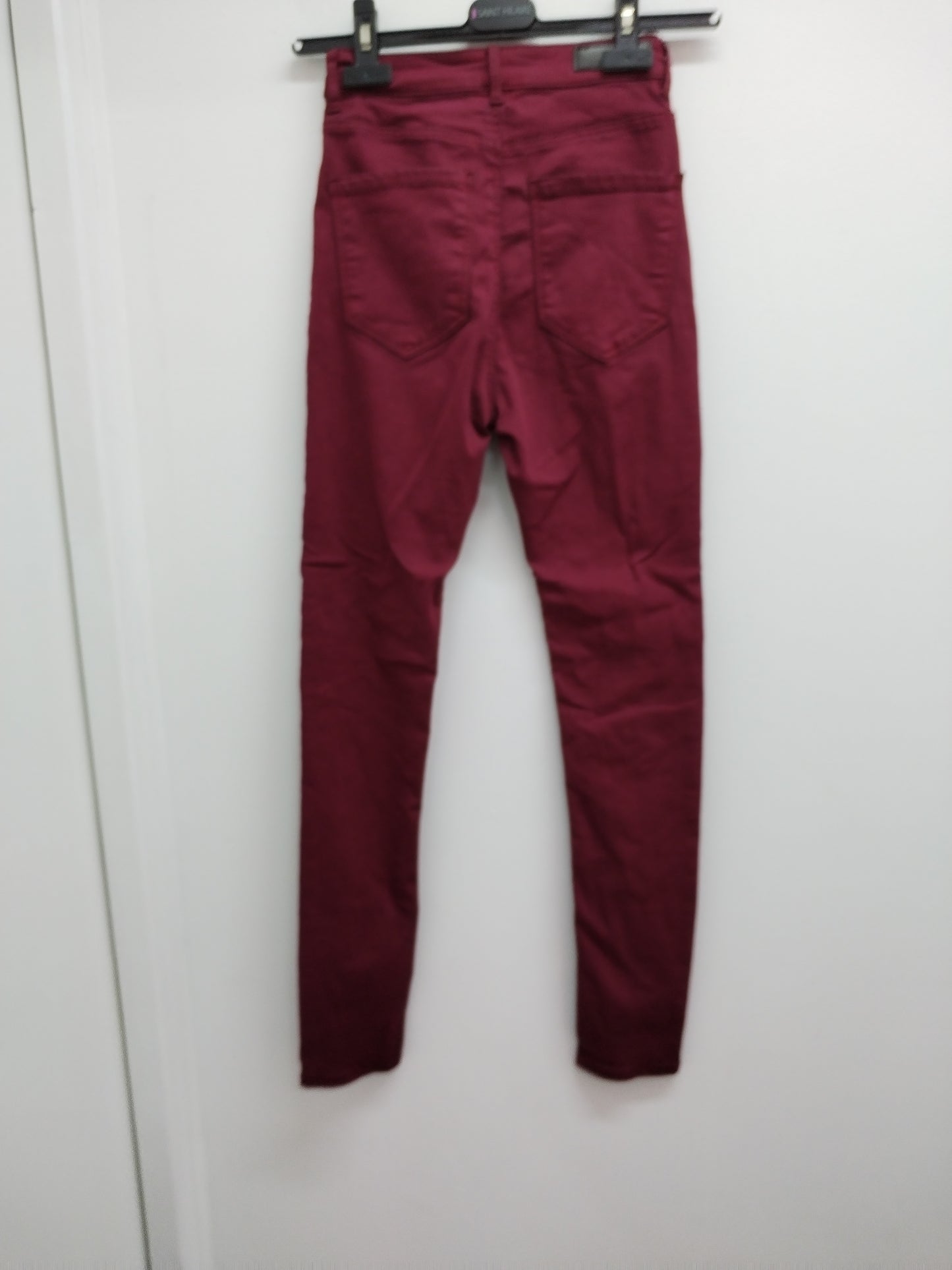 Jeans Stradivarius bordeaux Taille 36
