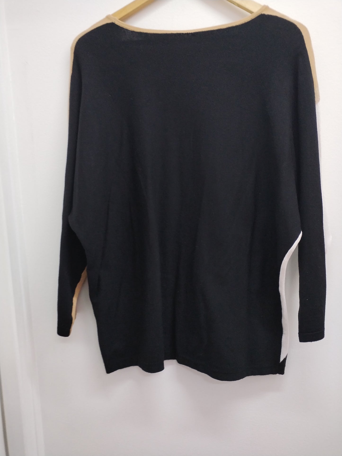 Pull manches 3/4 blanc, beige et noir Taille 2XL