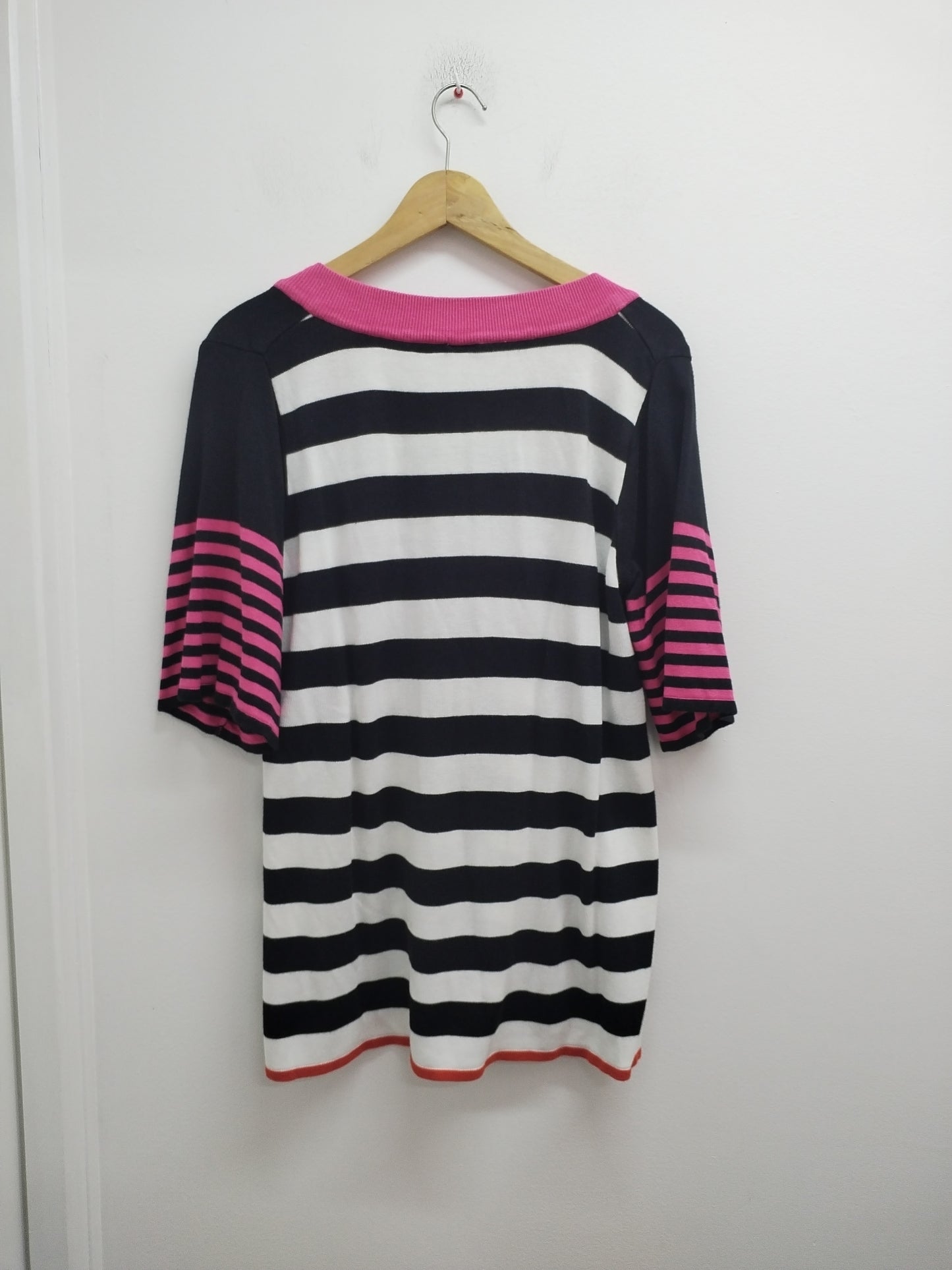 Pull manches courtes rayé noir, rose et blanc Taille M