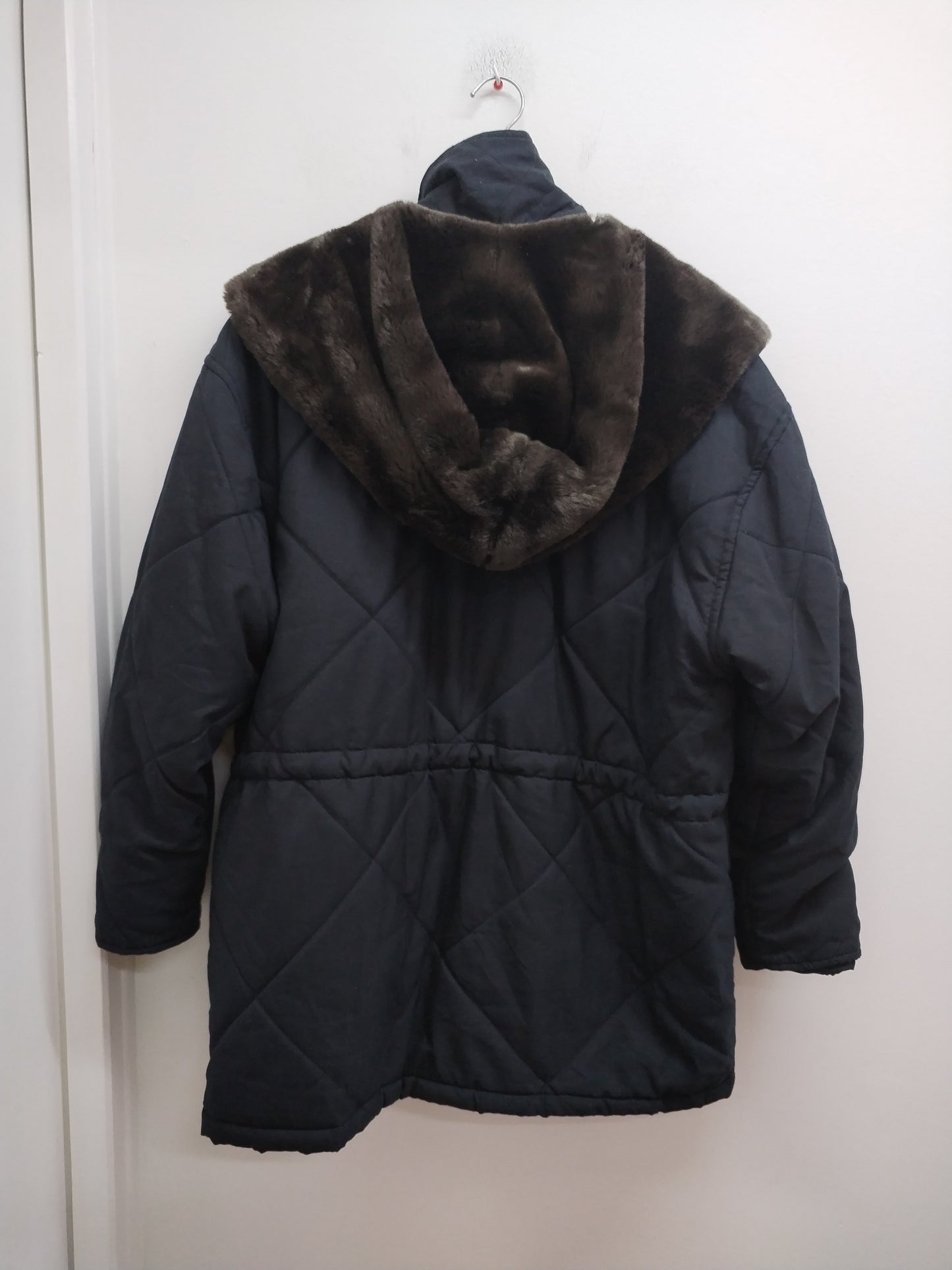 Doudoune avec capuche et fausse fourrure marine Taille XL