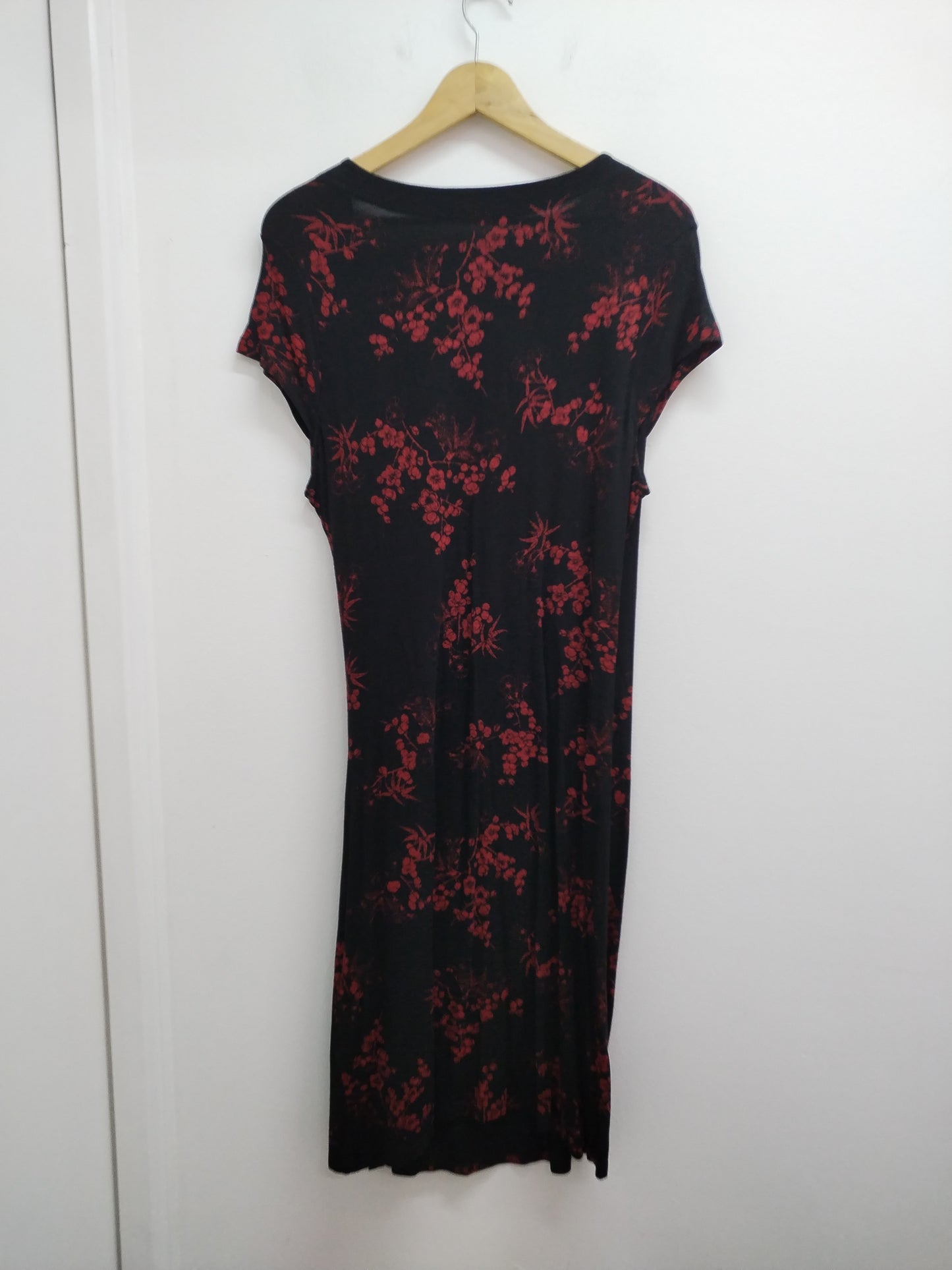 Robe manches courtes Yessica noire et rouge fleurie Taille L
