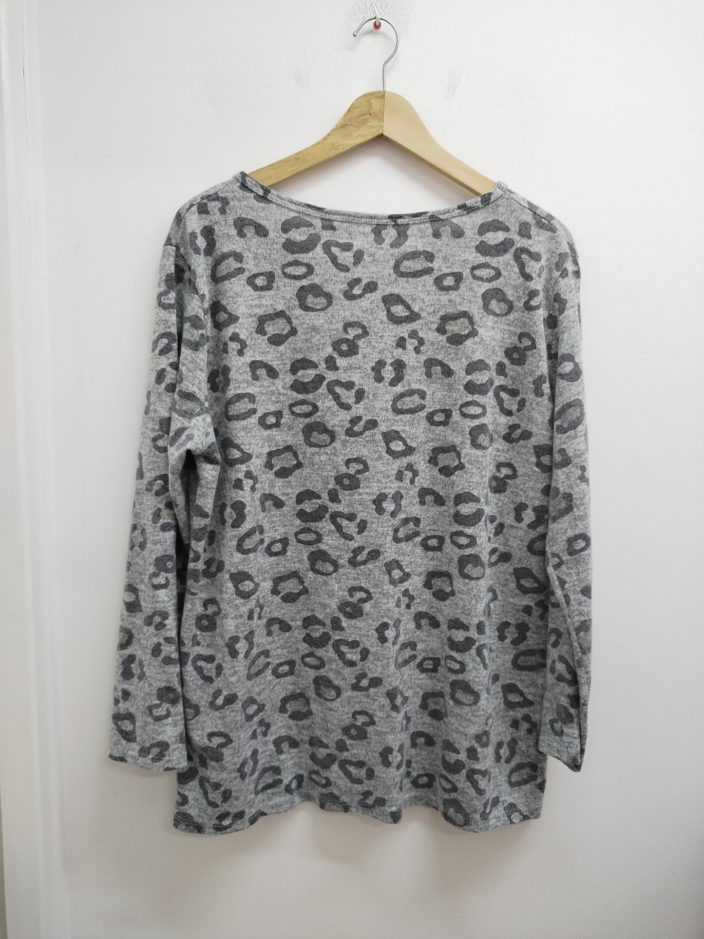 Pull fin gris chiné imprimée léopard Taille XL