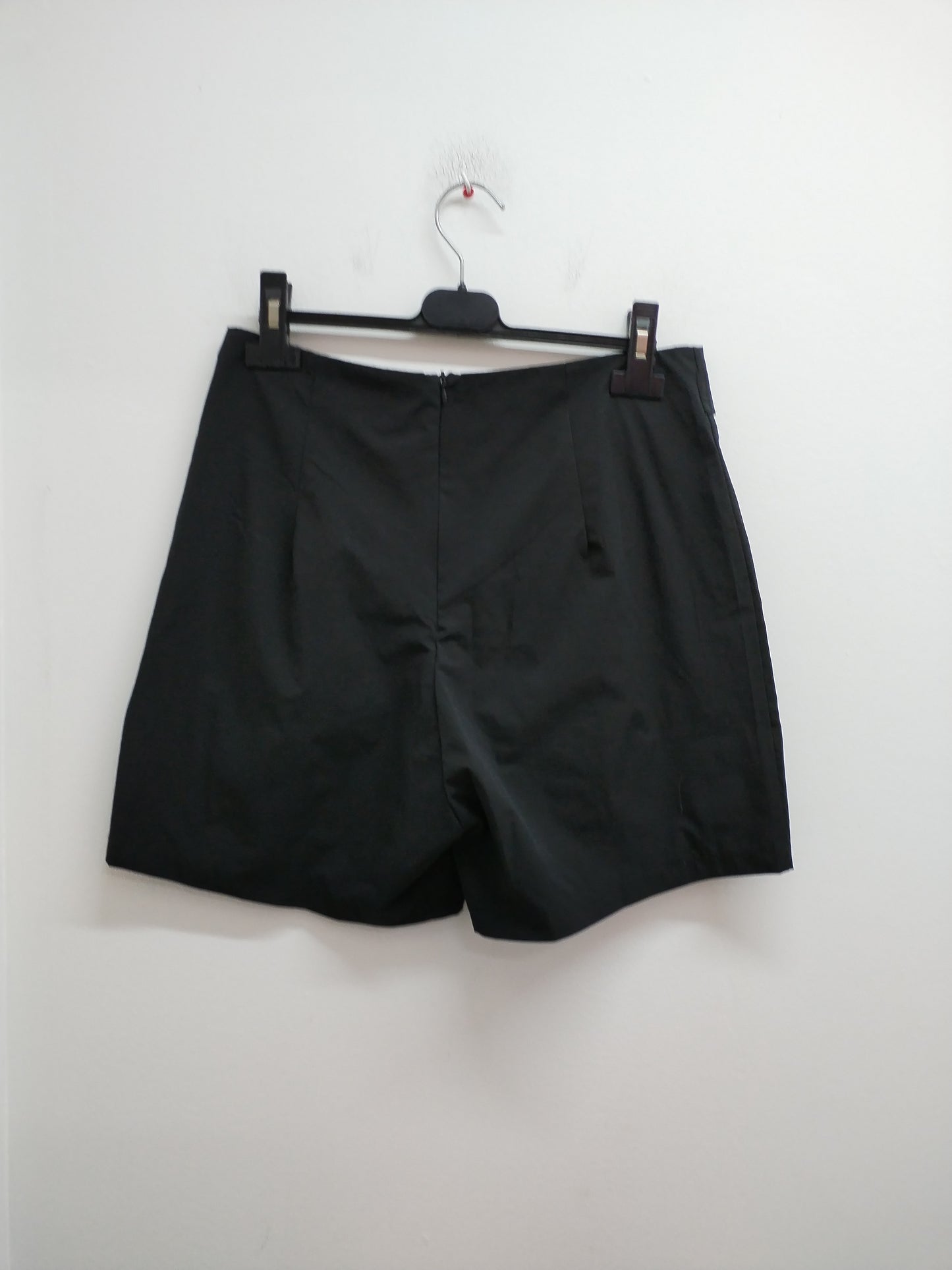 Short avec ceinture et boutons noir Taille M