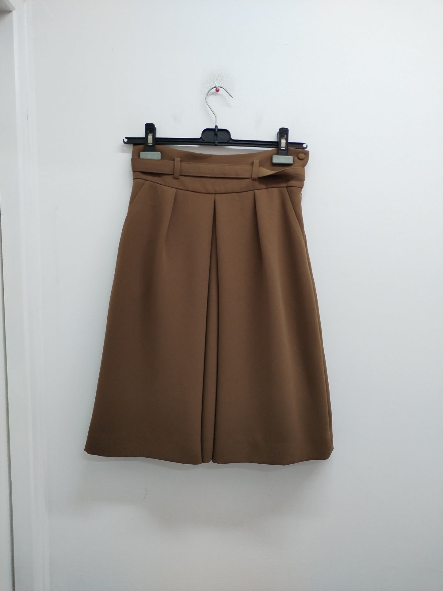 Jupe mi-longue avec ceinture beige foncé Taille 34