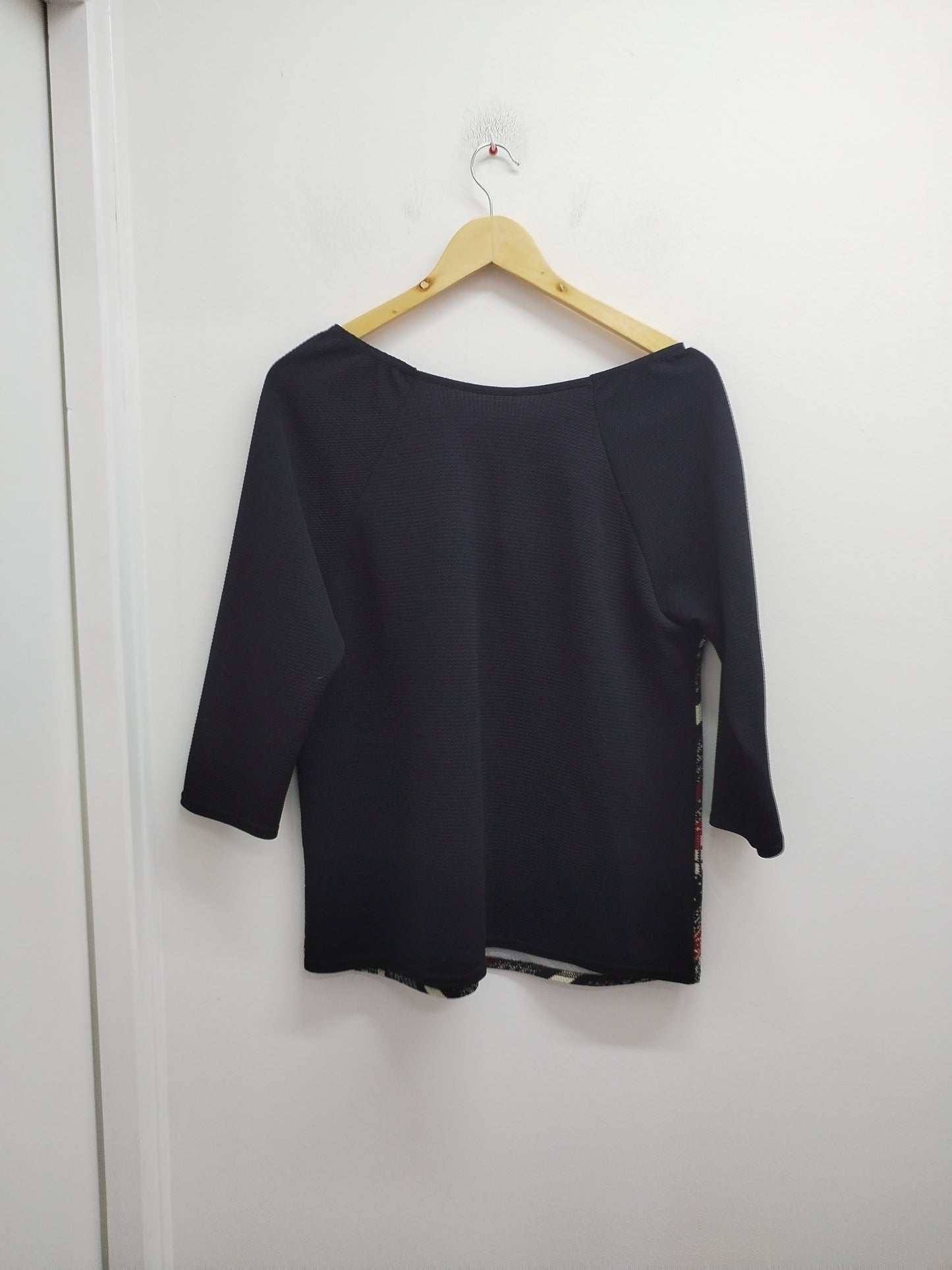 Tunique manches 3/4 noire et à motifs Taille L