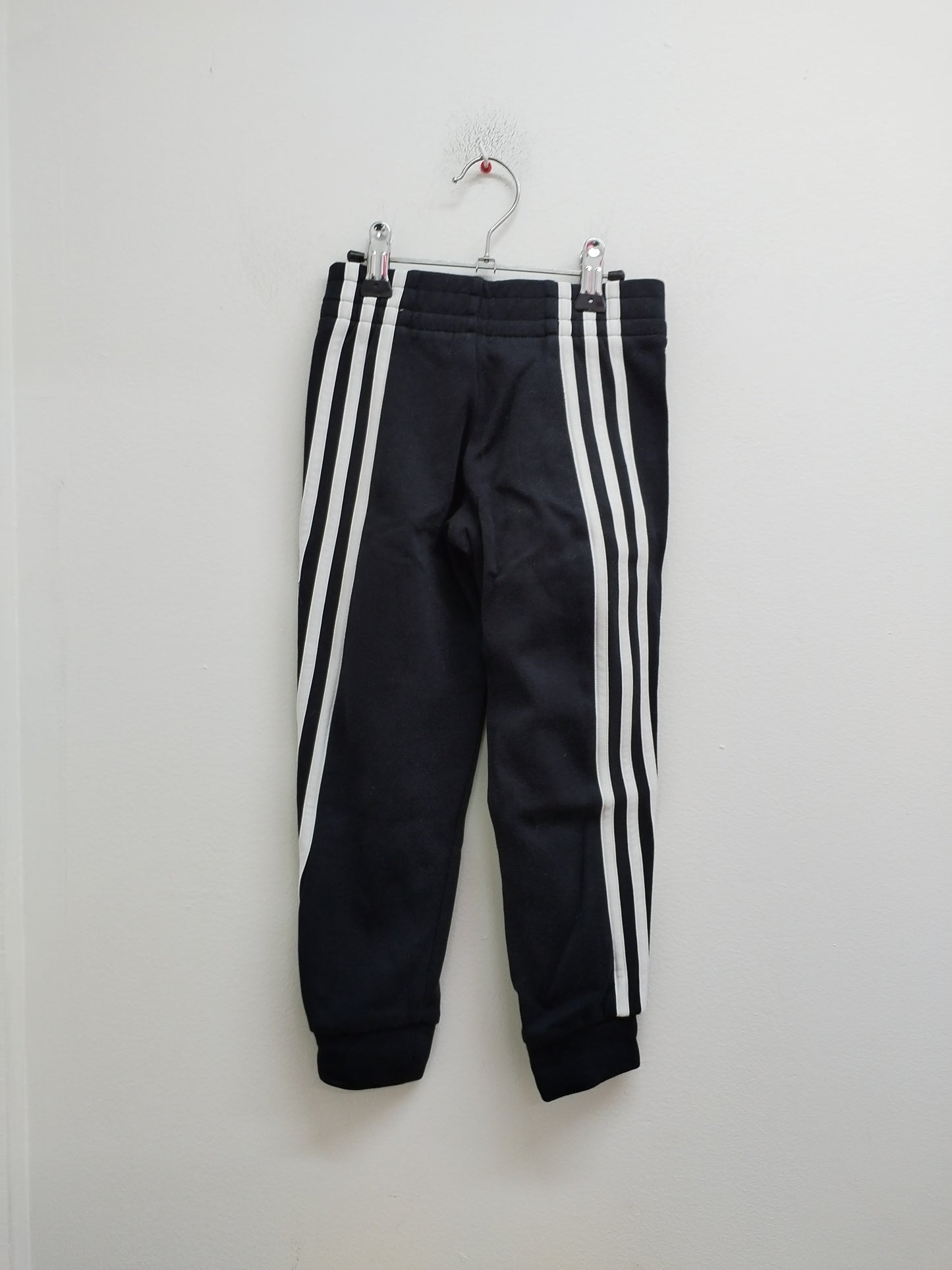 Jogging Adidas noir Taille 4/5 Ans