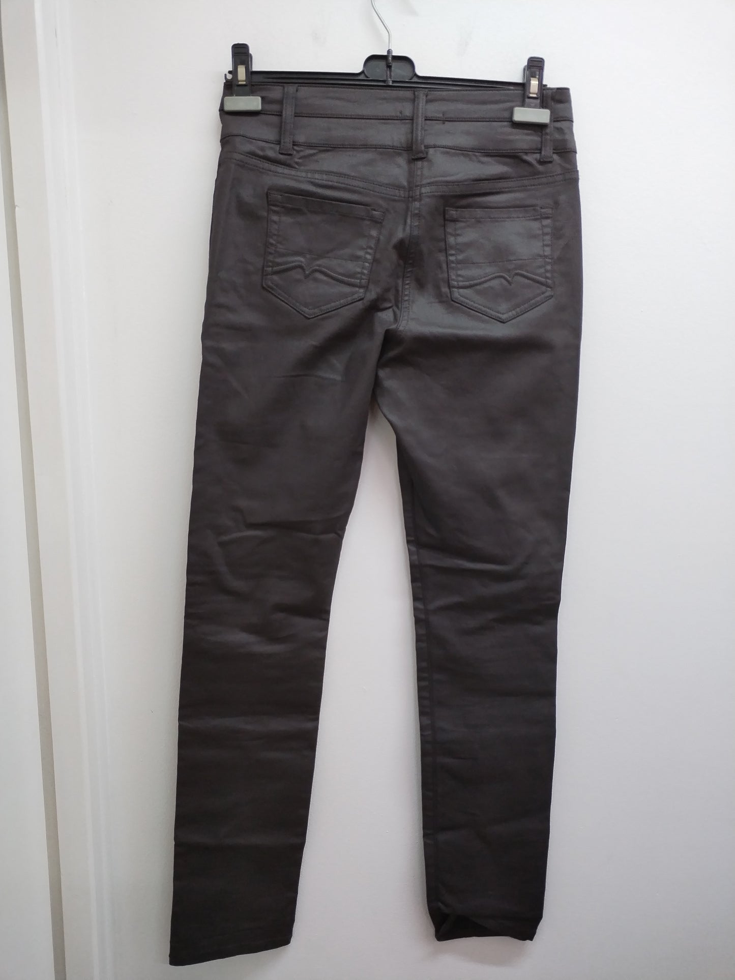 Jeans enduit Bréal marron foncé Taille 38
