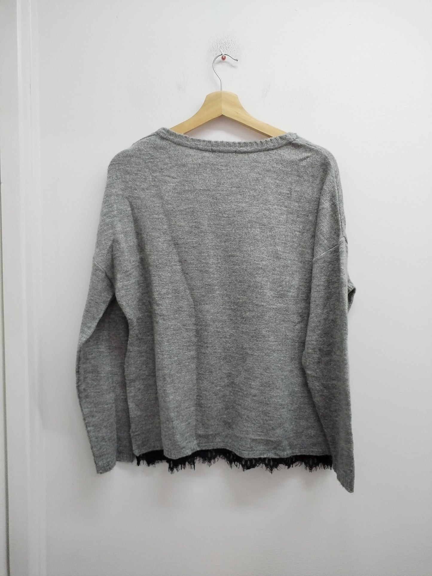 Pull Bréal gris avec dentelle noire Taille M