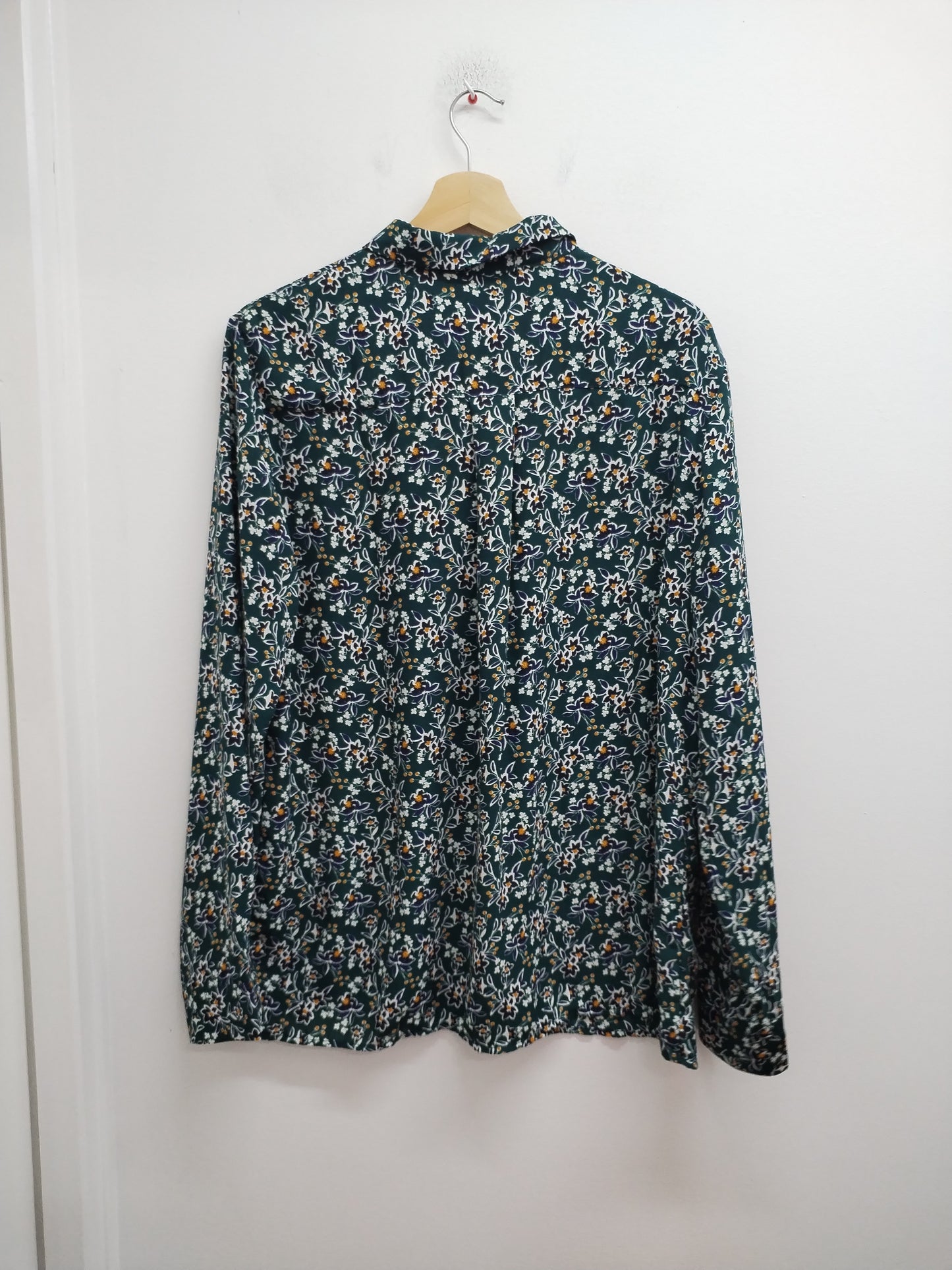 Chemise manches longues verte fleurie Taille XL