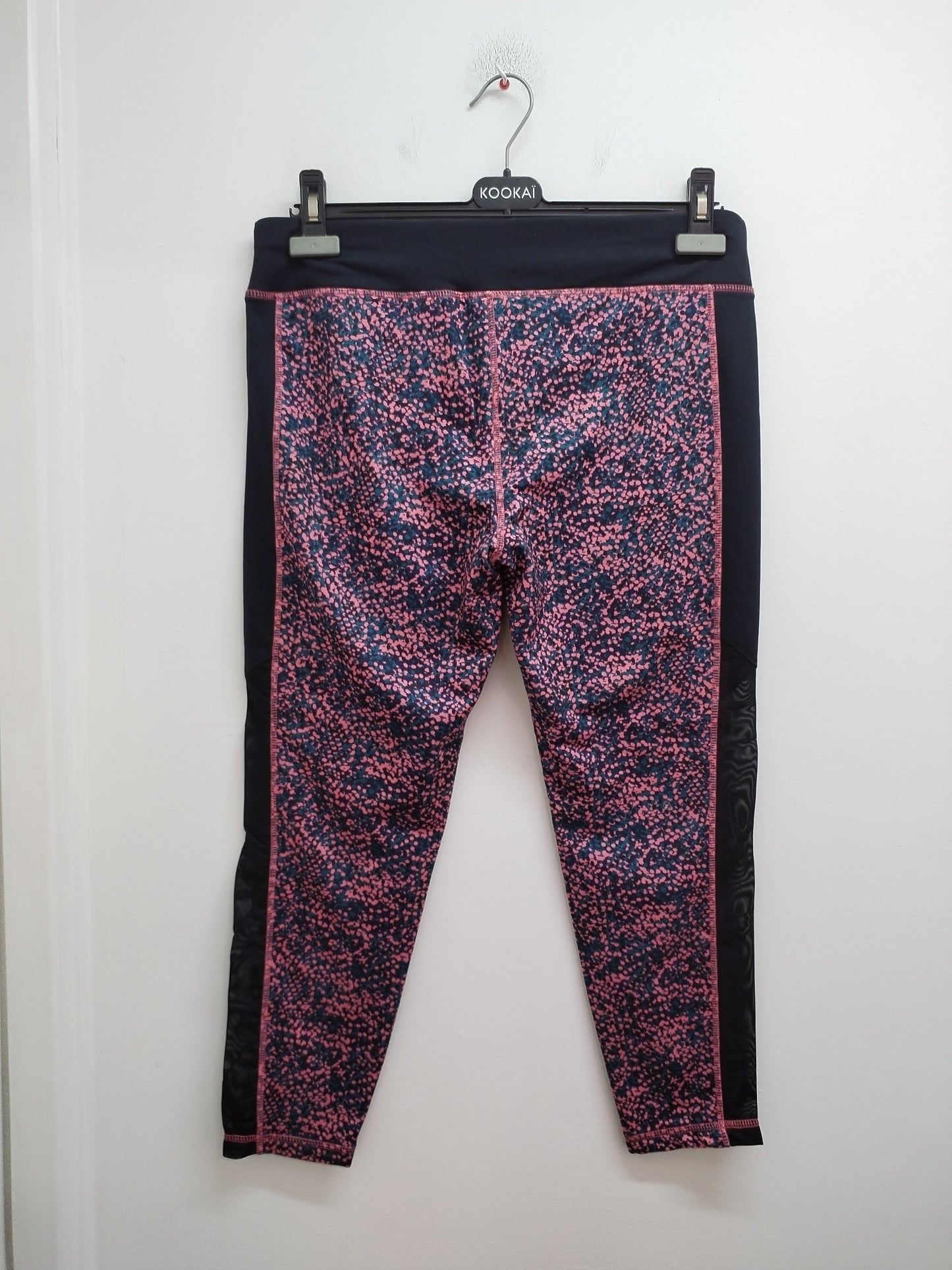 Legging court de sport Crivit noir et imprimé Taille L