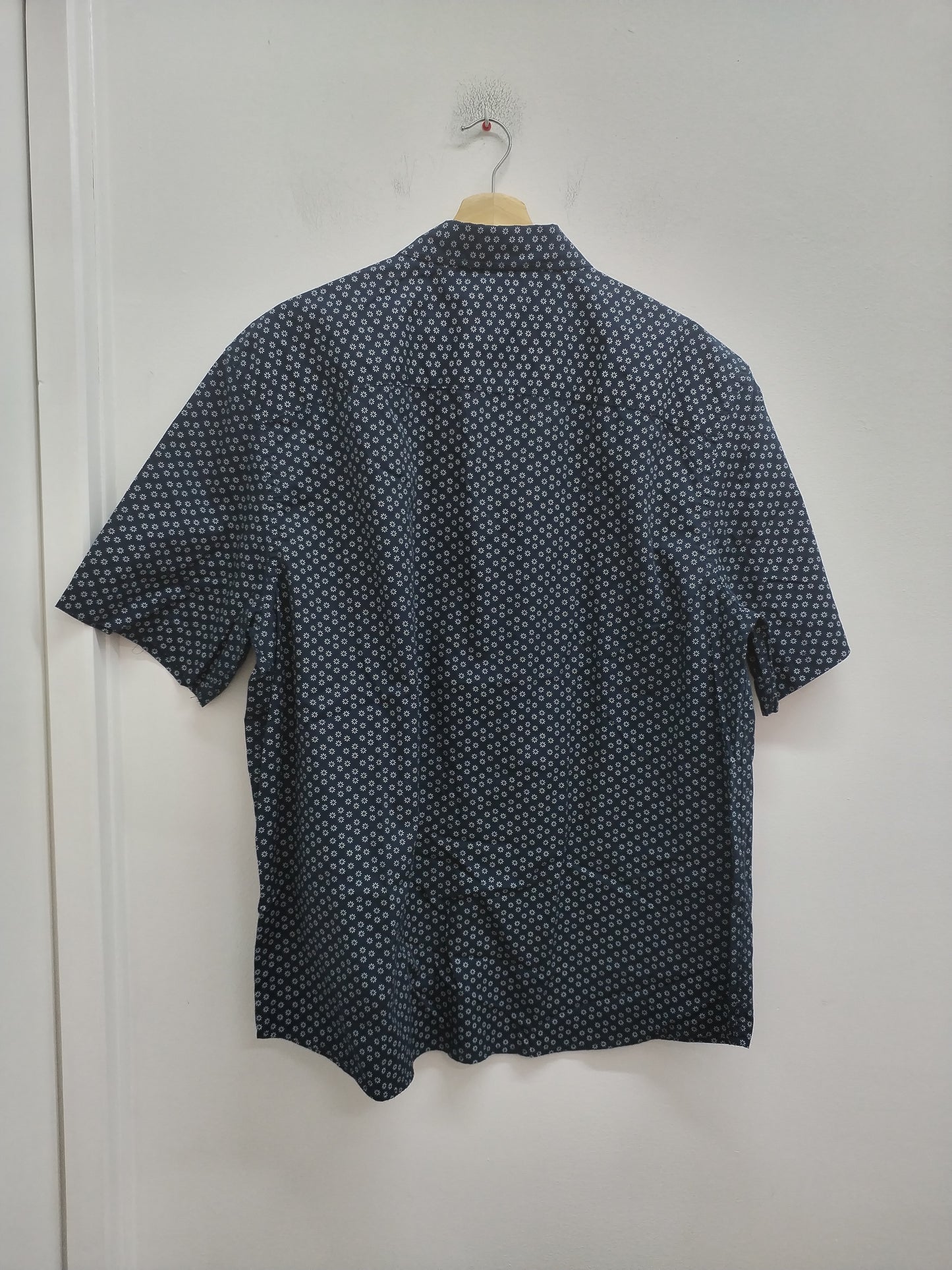 Chemise manches courtes Kiabi marine fleurie Taille XL