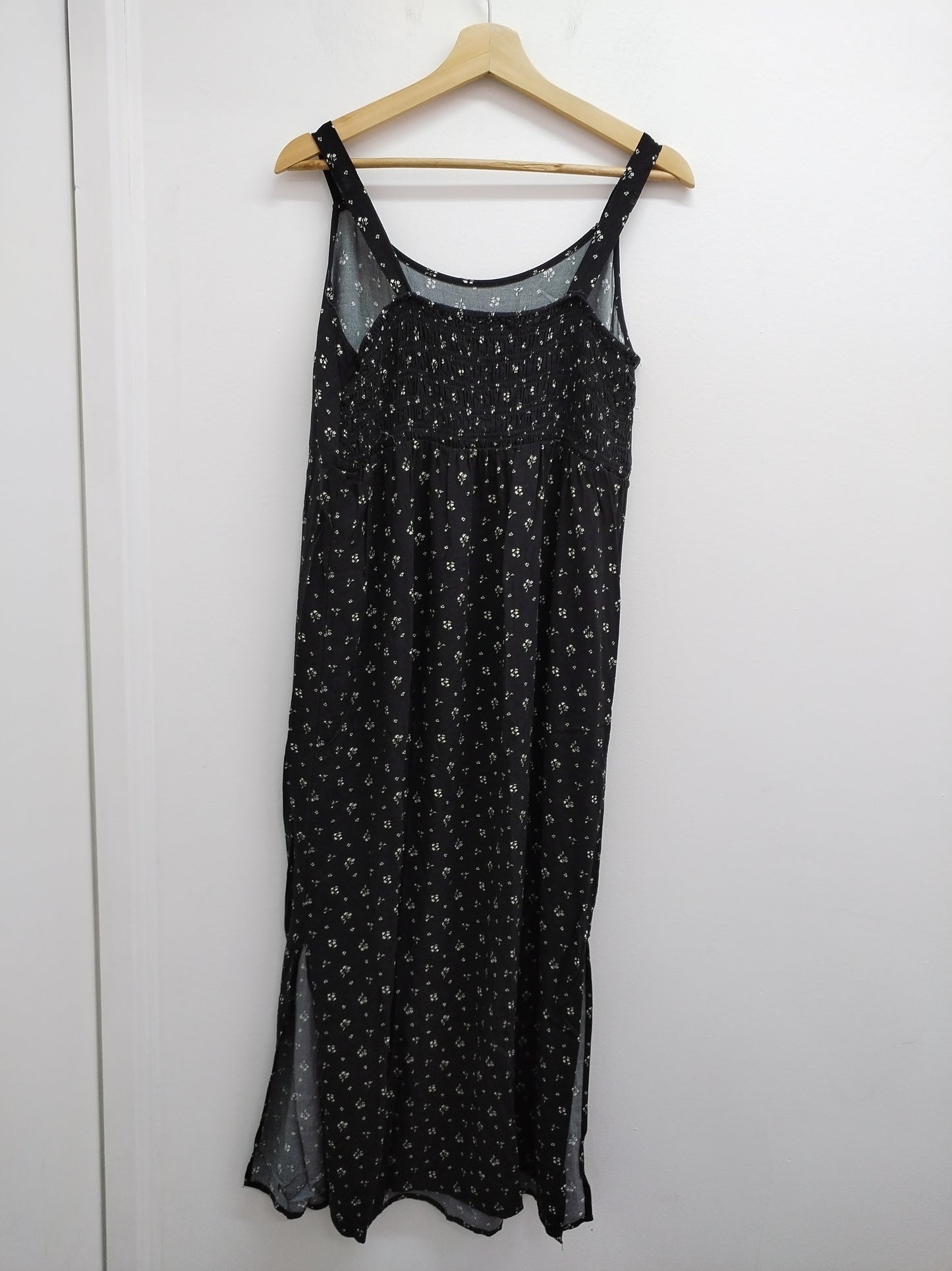 Robe longue à bretelles noire fleurie Taille L