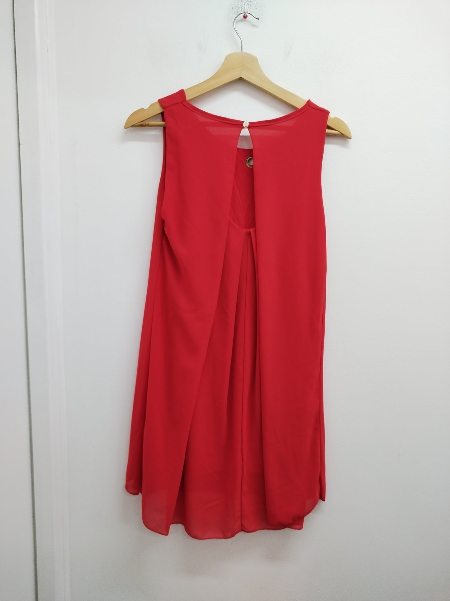 Robe sans manches rouge en voile Taille M