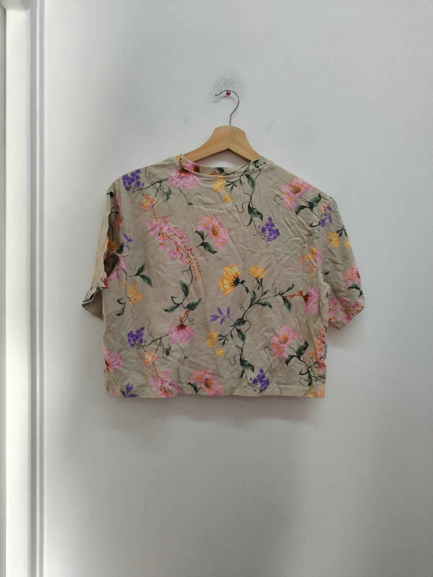 T-shirt court H&M beige fleuri Taille 14 Ans