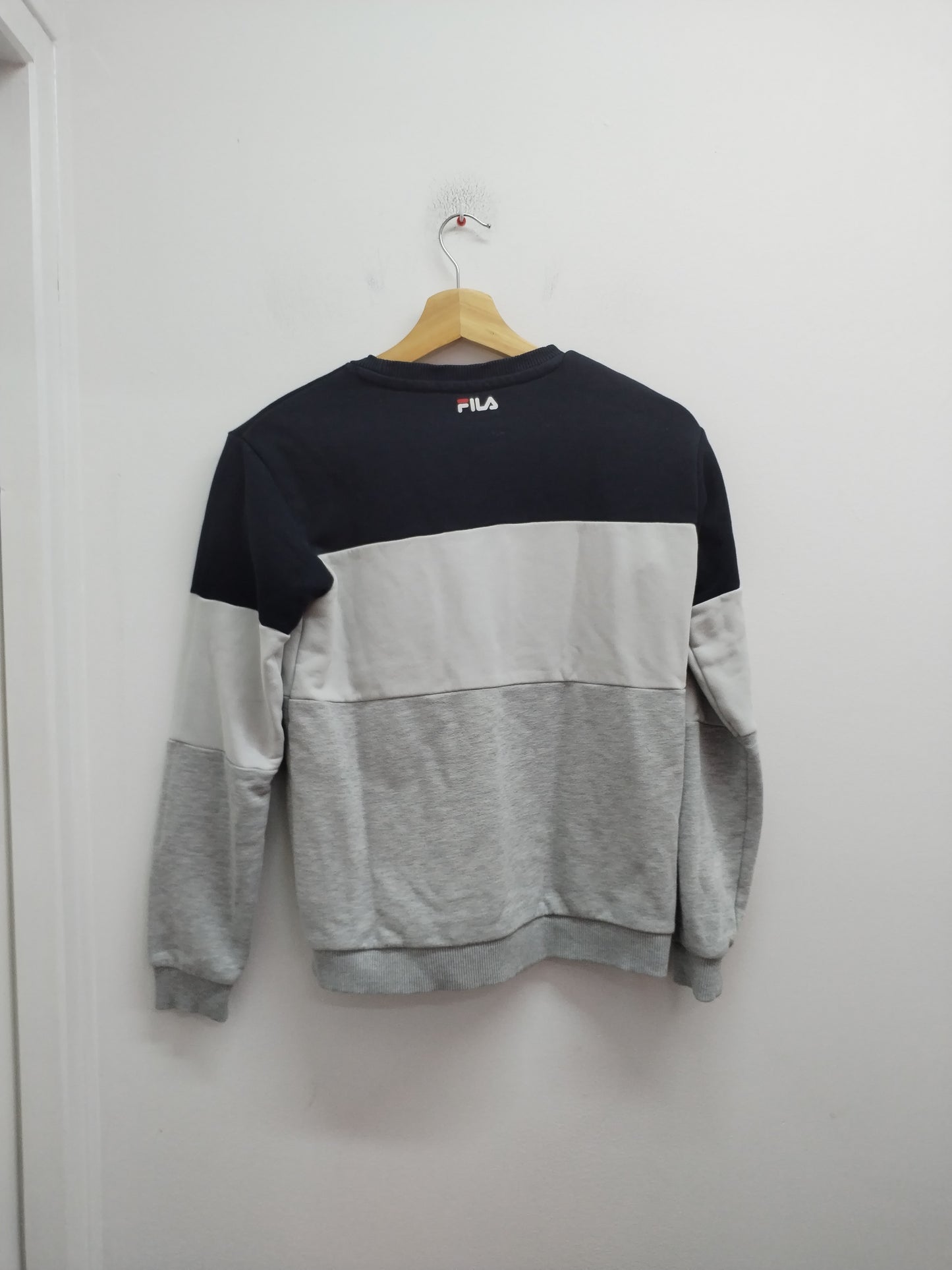 Sweat Fila noir, gris et blanc avec impression Taille 11/12 Ans