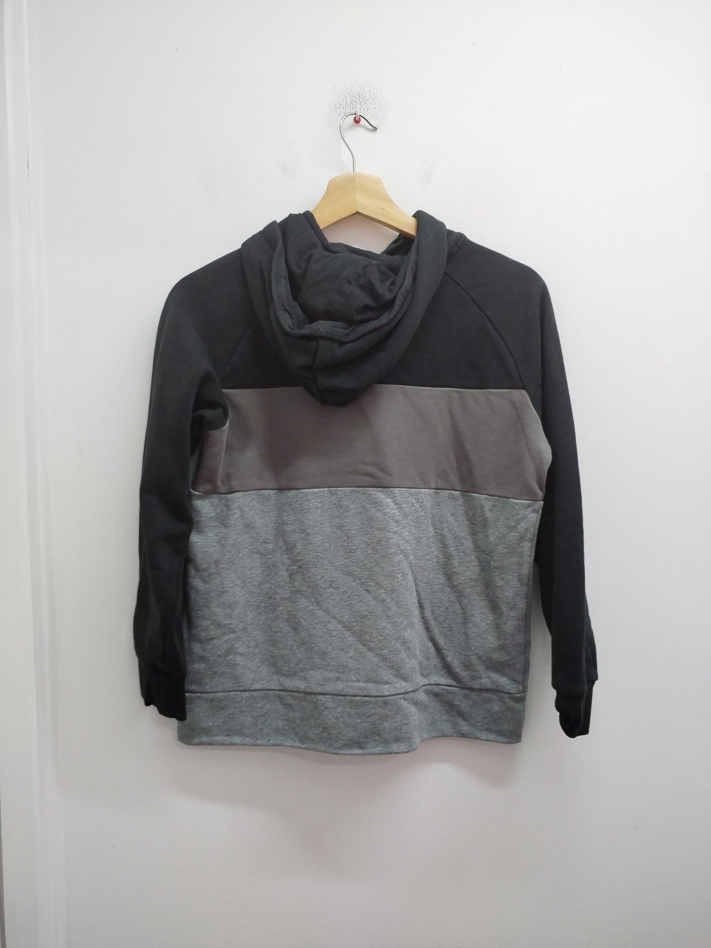 Sweat à capuche Puma noir et gris avec impression Taille 11/12 Ans