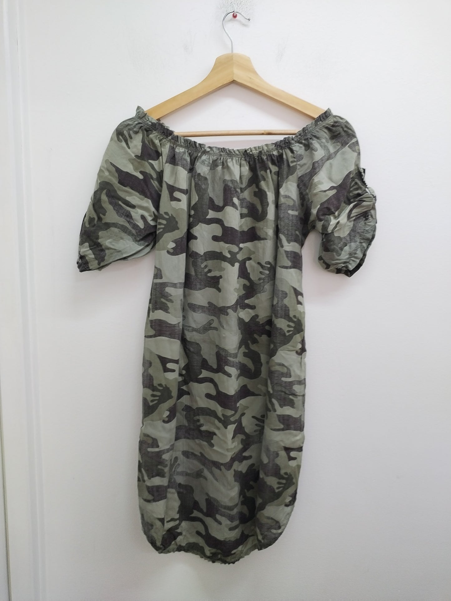Robe manches courtes imprimée militaire Taille S