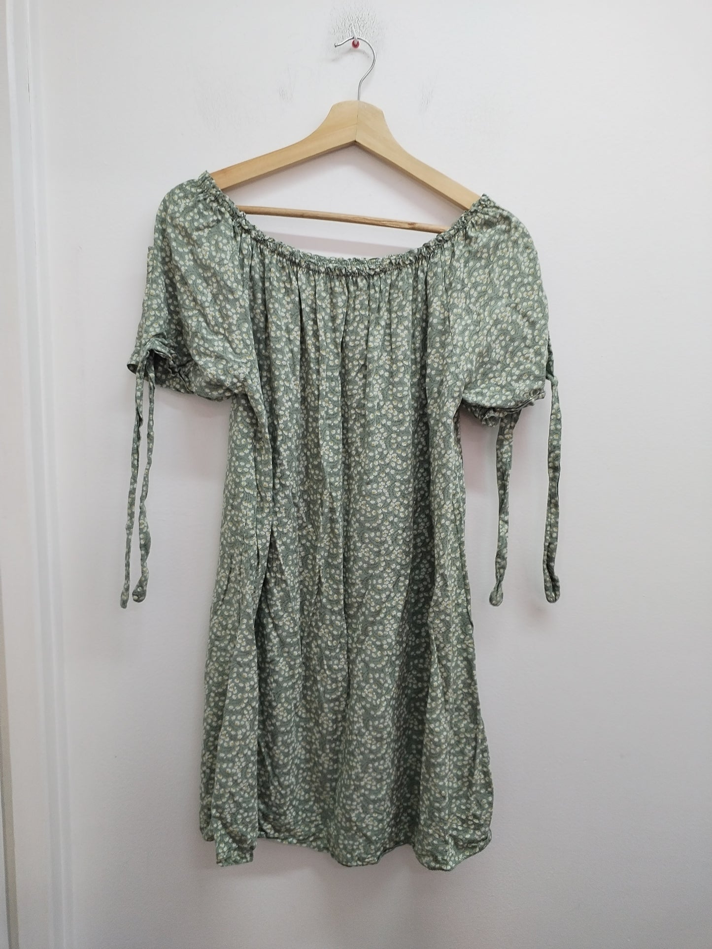 Robe manches courtes verte fleurie Taille L