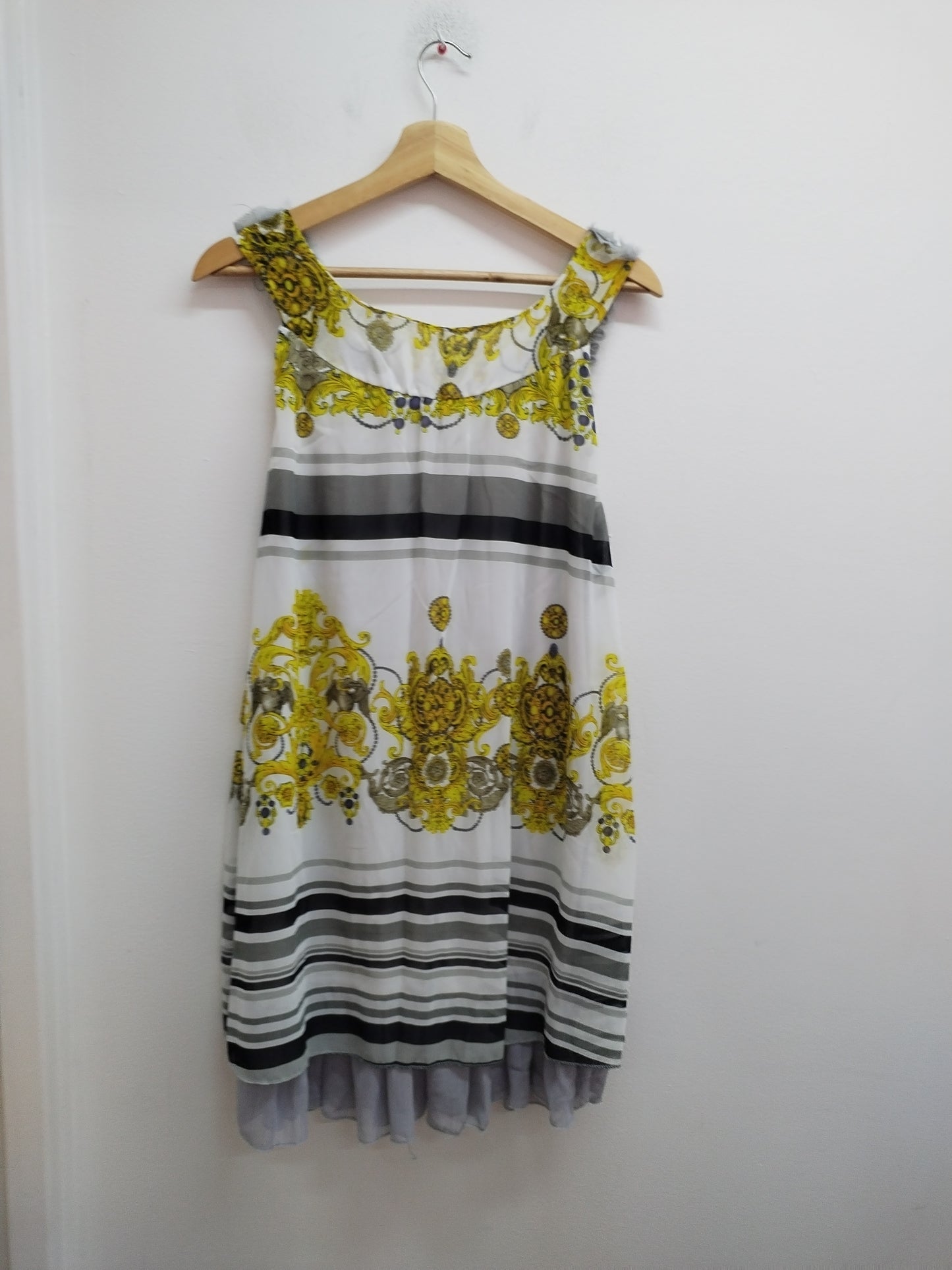 Robe sans manches grise, blanche et noire à motifs Taille M