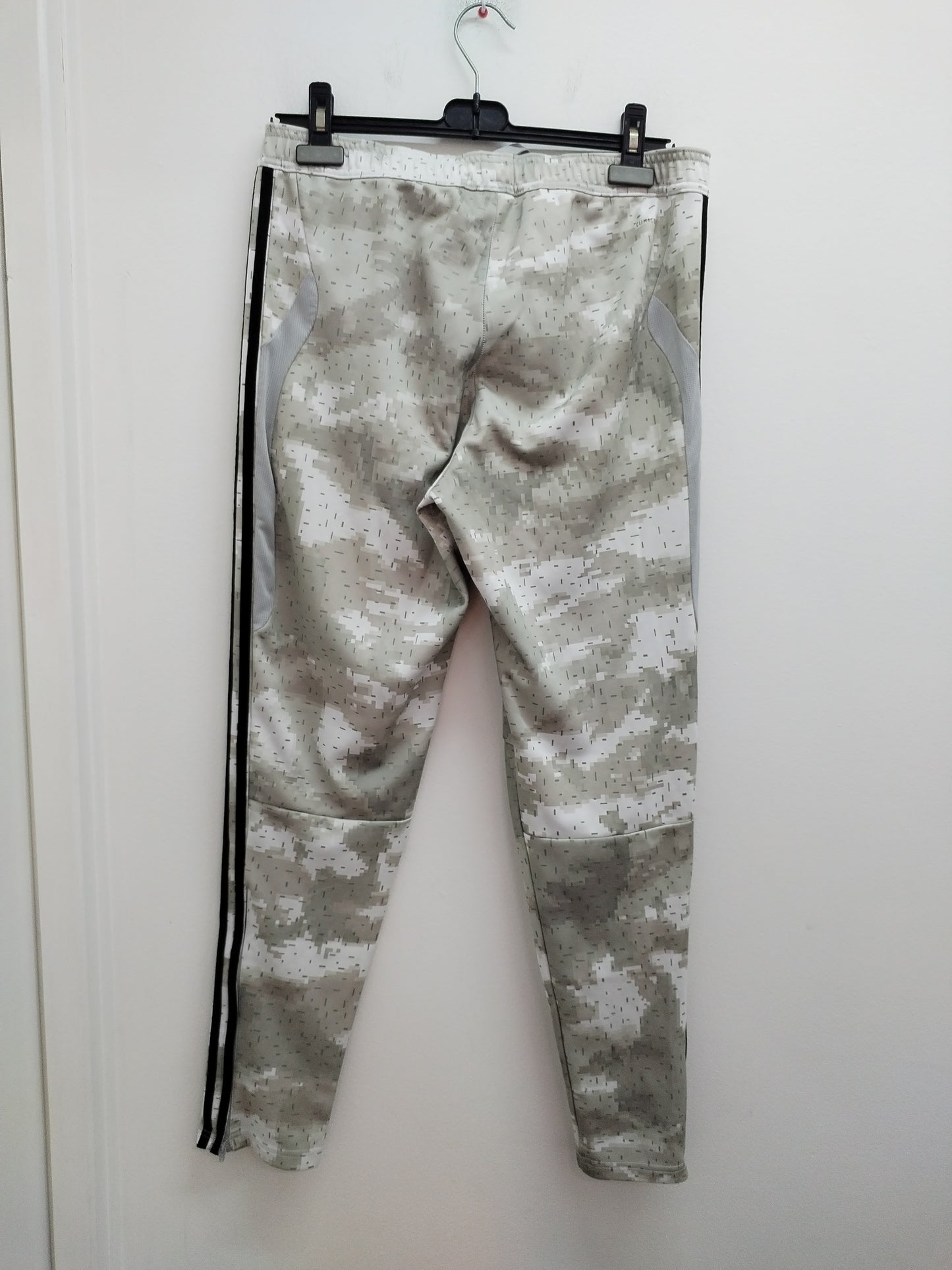 Jogging Adidas blanc et gris à motifs Taille M