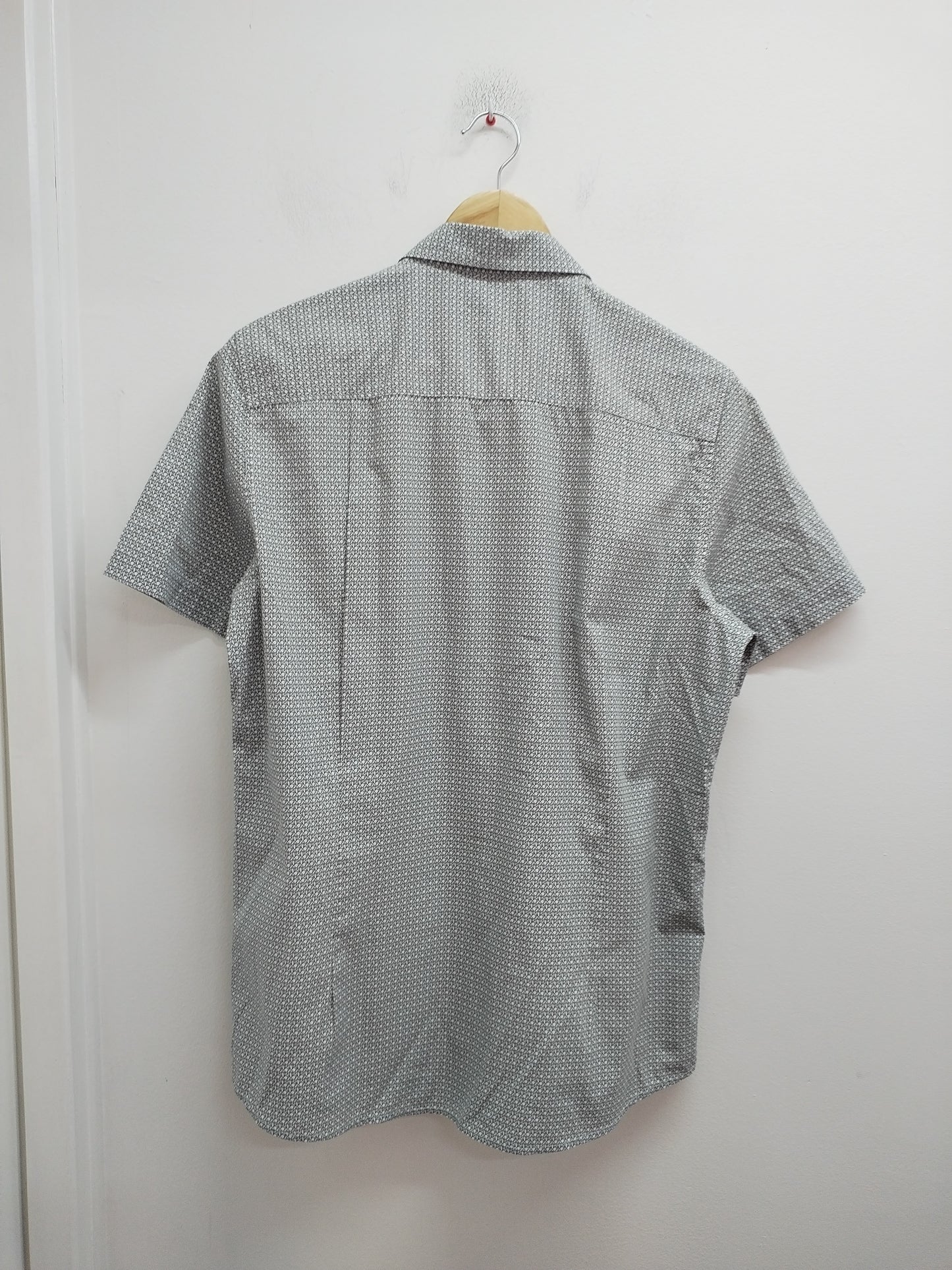 Chemise manches courtes Liberto blanche et noire à motifs Taille M