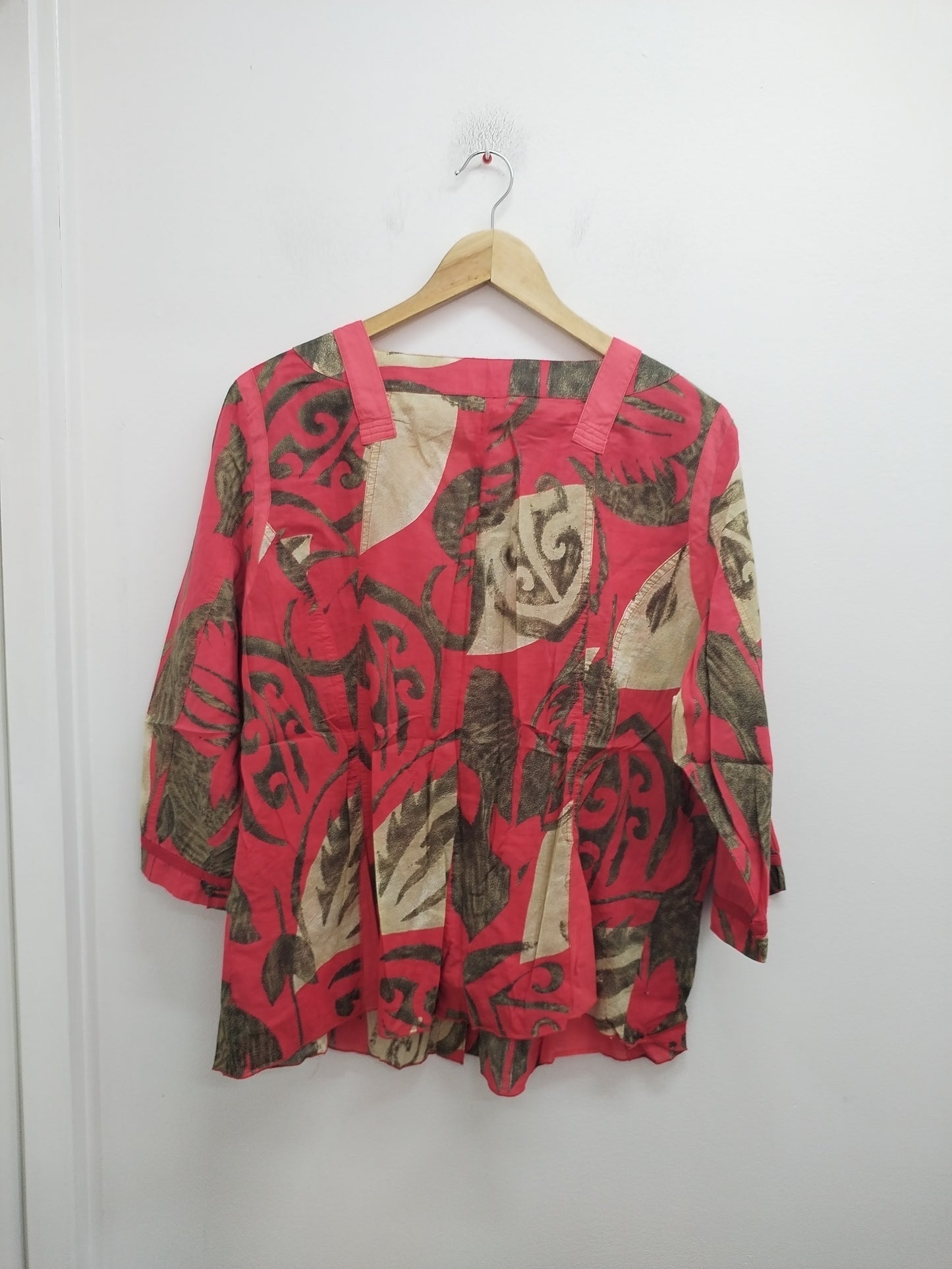 Tunique manches 3/4 FREC rouge à motifs beiges et marrons Taille 48