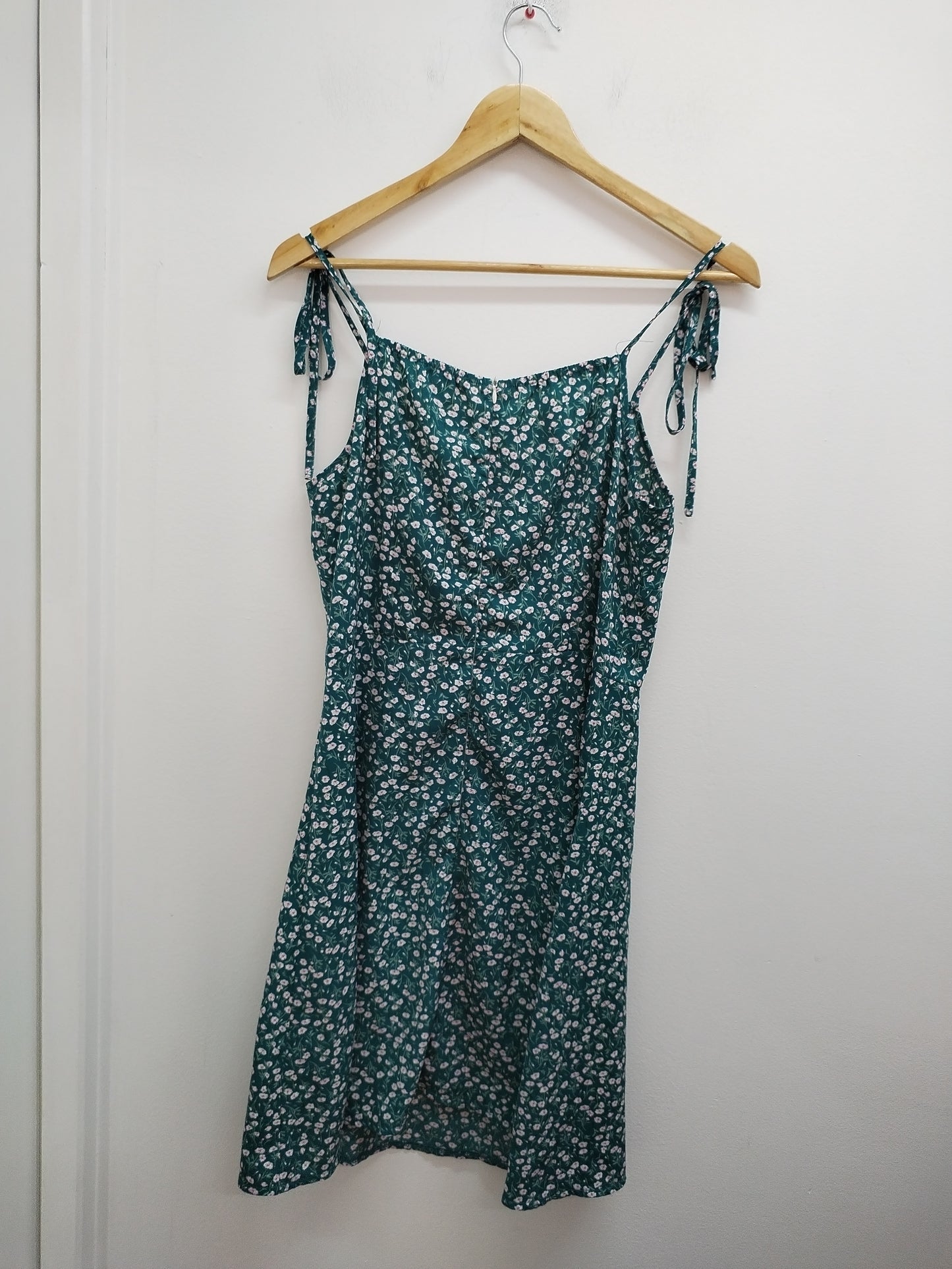 Robe à bretelles Shein verte fleurie Taille 40