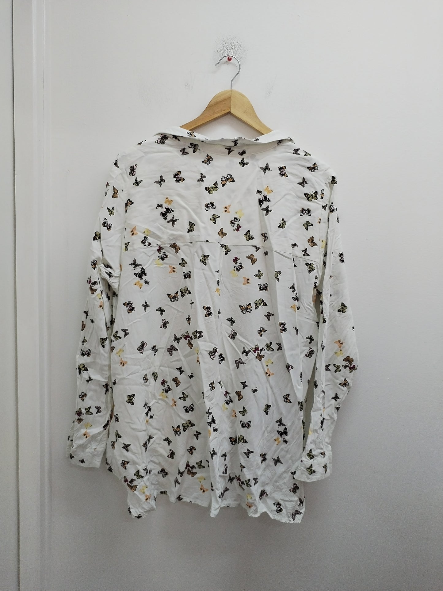 Tunique manches longues Bon Prix blanche motifs papillons Taille 2XL