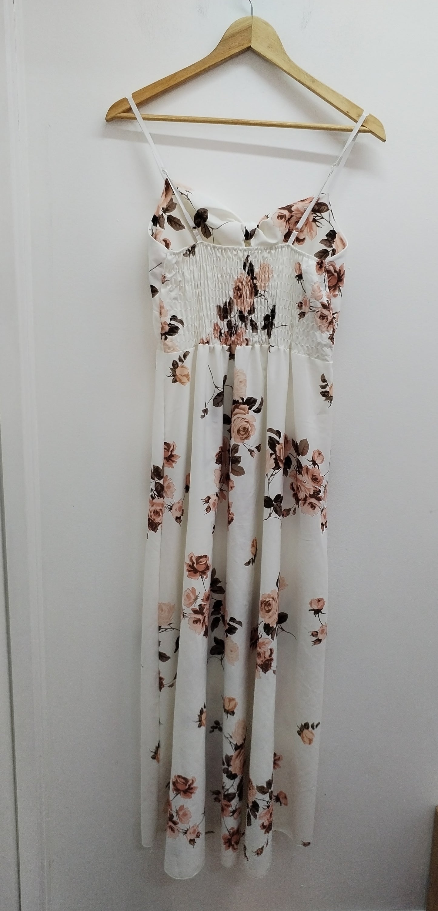 Robe longues à bretelles blanche fleurie Taille M
