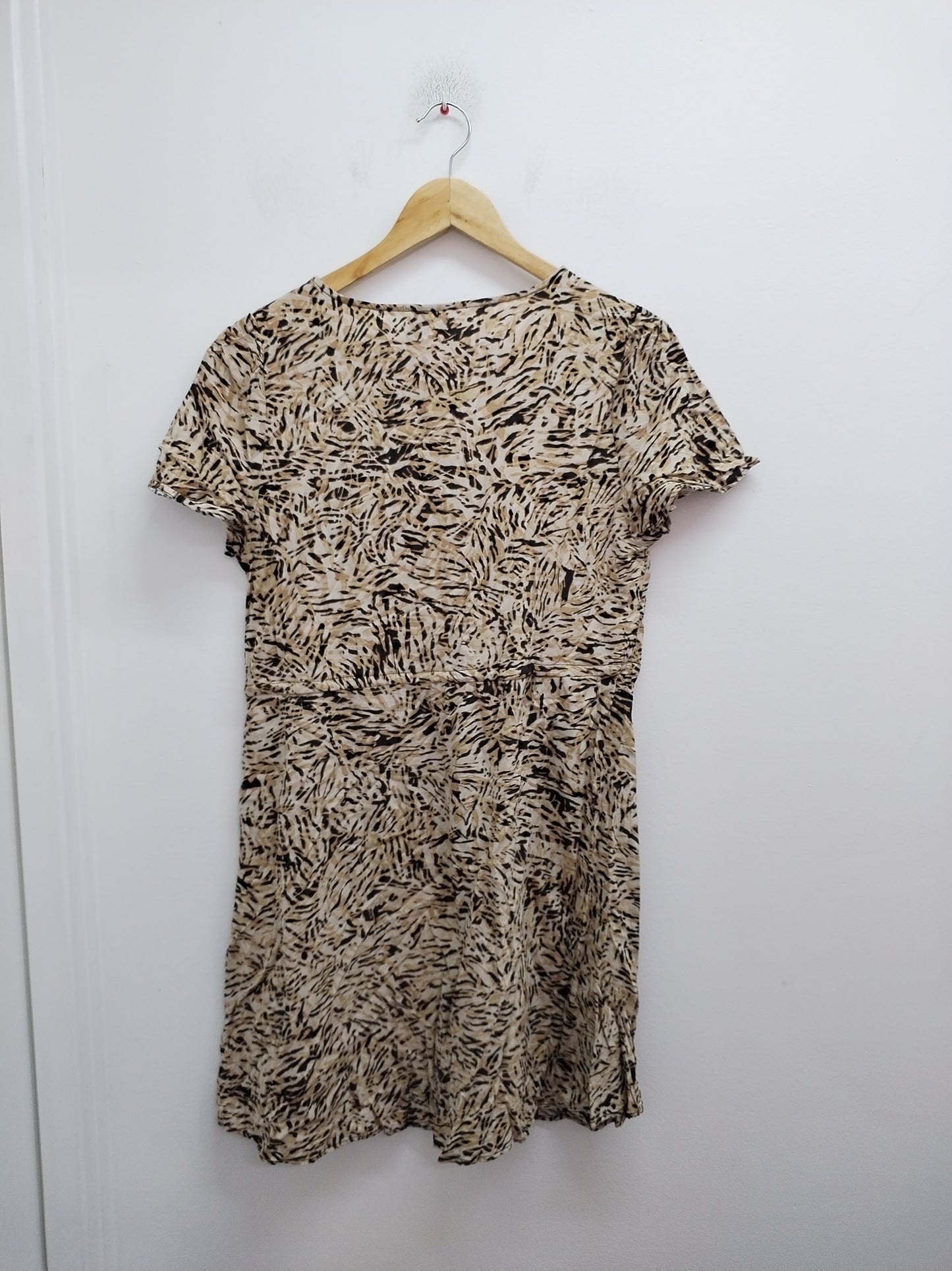 Robe manches courtes Vero Moda à motifs beiges et noirs Taille L