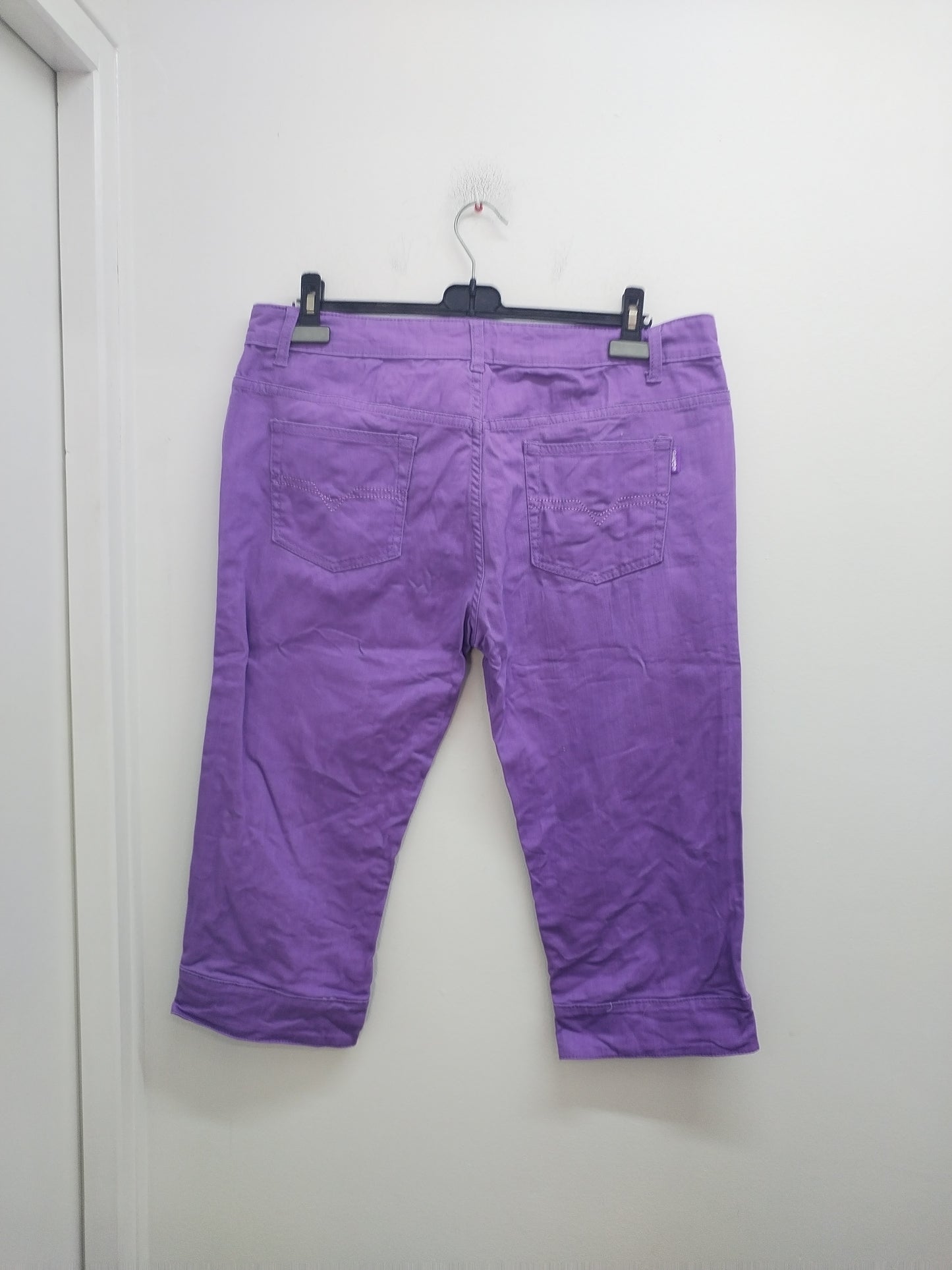 Pantacourt en jeans Haodi violet Taille 46